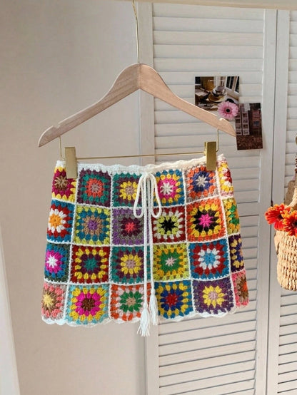 CURVE+ Extra Large Women's Colorful Flower Pattern Mini Knitted Skirt, Vacation Skirt, Woolen Beach Vacation Hoodie Skirt
