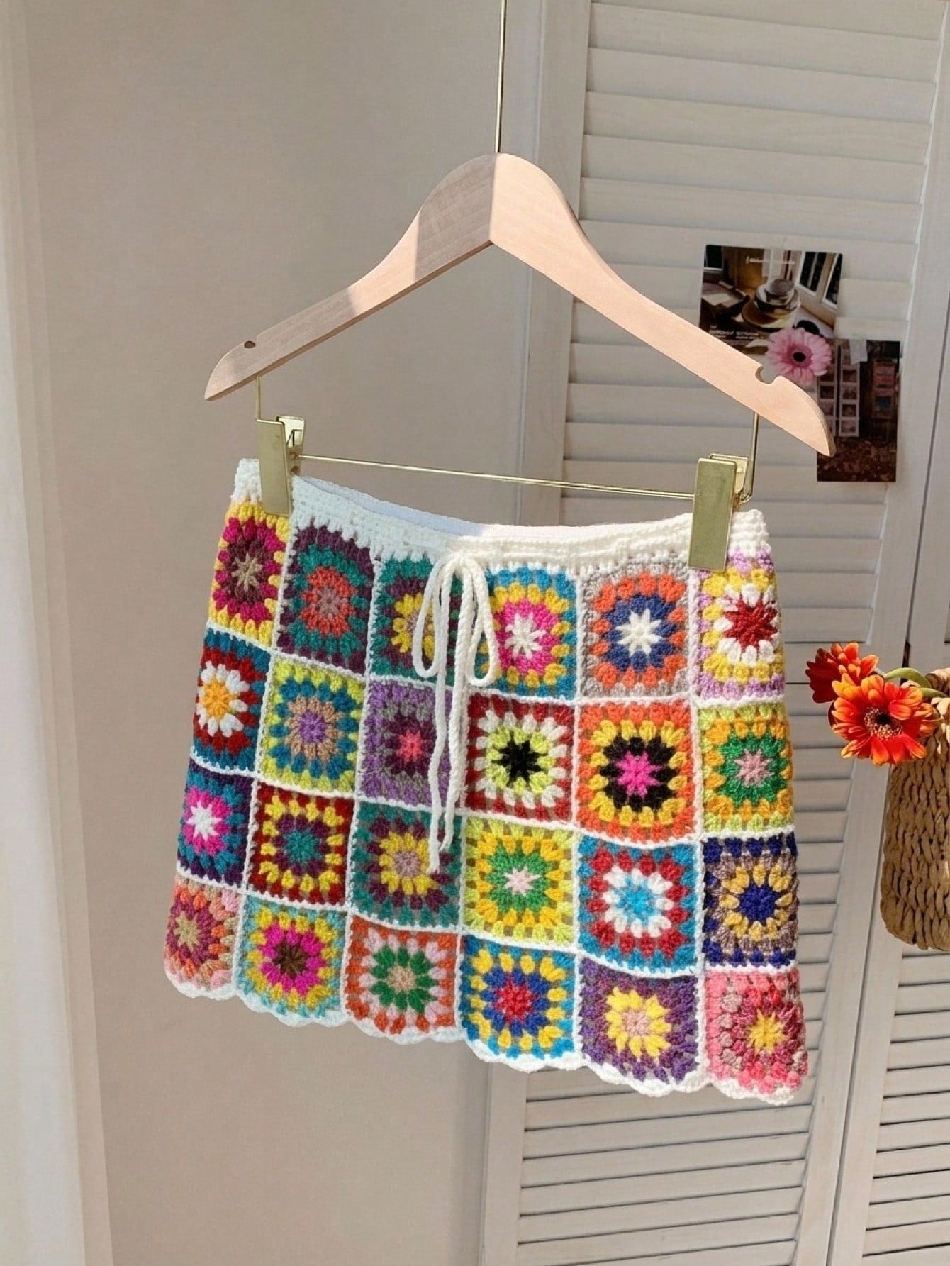 CURVE+ Extra Large Women's Colorful Flower Pattern Mini Knitted Skirt, Vacation Skirt, Woolen Beach Vacation Hoodie Skirt