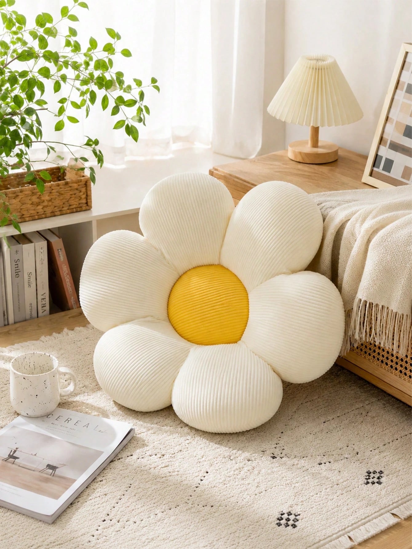 Cute Flower Plush Pillow, Soft Filled Daisy Shaped Cushion, Suitable For Sofa, Bed, Chair, Living Room And Bedroom Decor