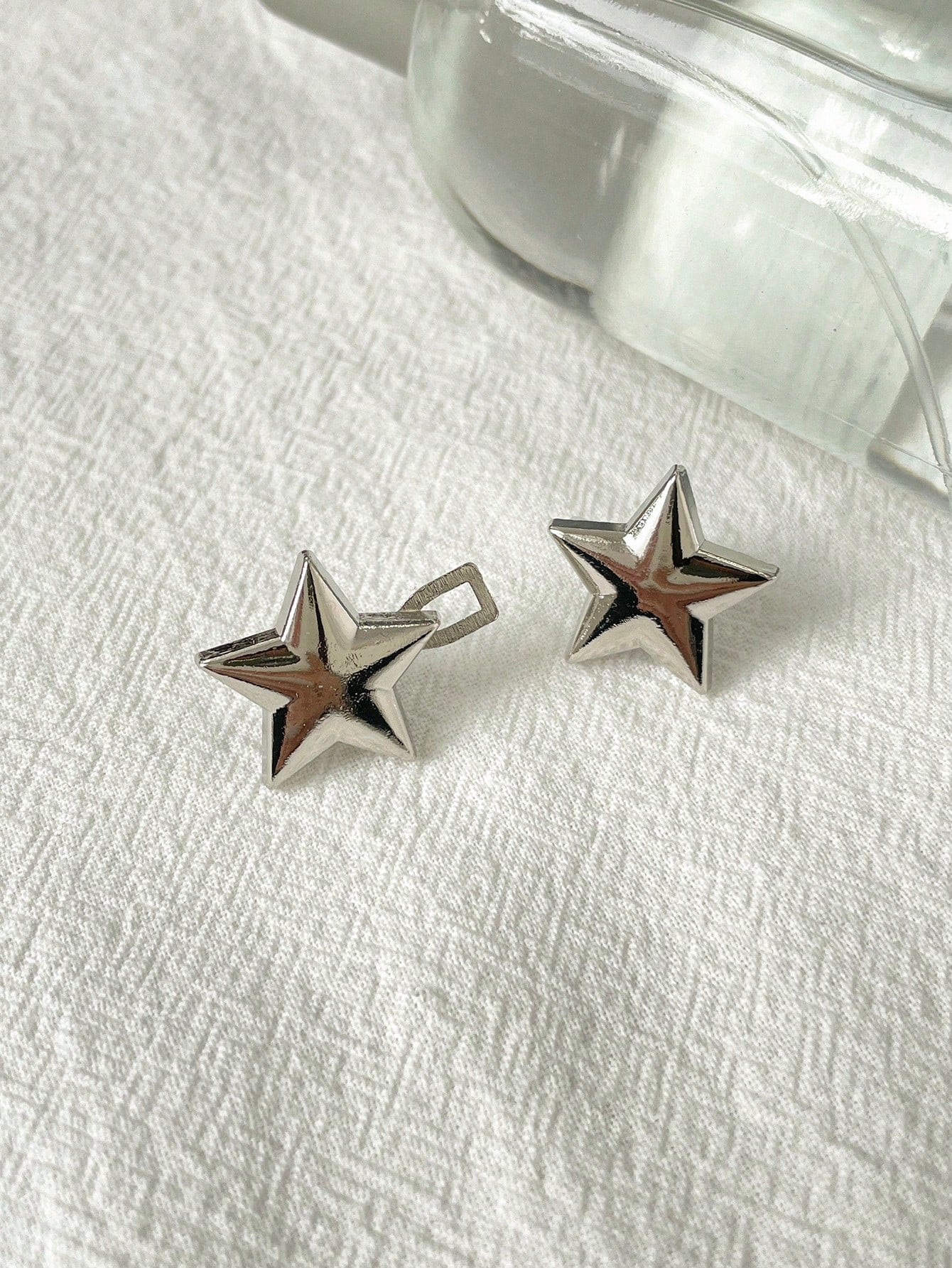 DAZY Star Shaped Button