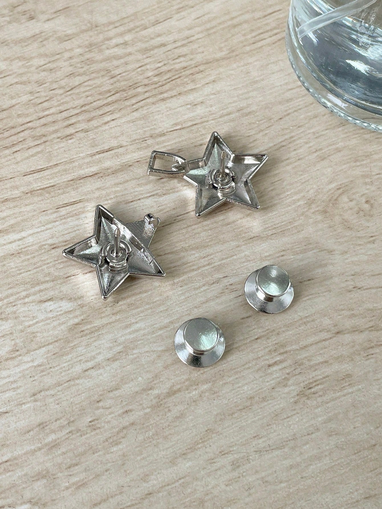 DAZY Star Shaped Button