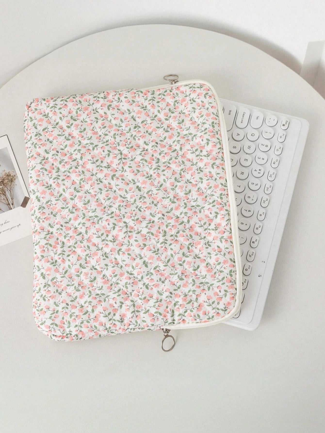 Ditsy Floral Quilted Laptop Sleeve/Bag For 10/11", 13/14", 15/15.6" Laptop, Shock-Absorbing Inner Lining, Korean StyleGift For Valentine's Day, Elevate The Valentine's Day Vibe