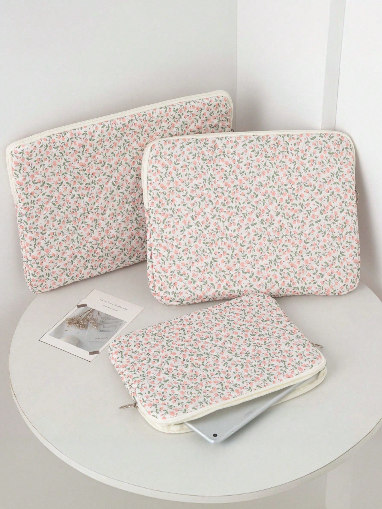 Ditsy Floral Quilted Laptop Sleeve/Bag For 10/11", 13/14", 15/15.6" Laptop, Shock-Absorbing Inner Lining, Korean StyleGift For Valentine's Day, Elevate The Valentine's Day Vibe