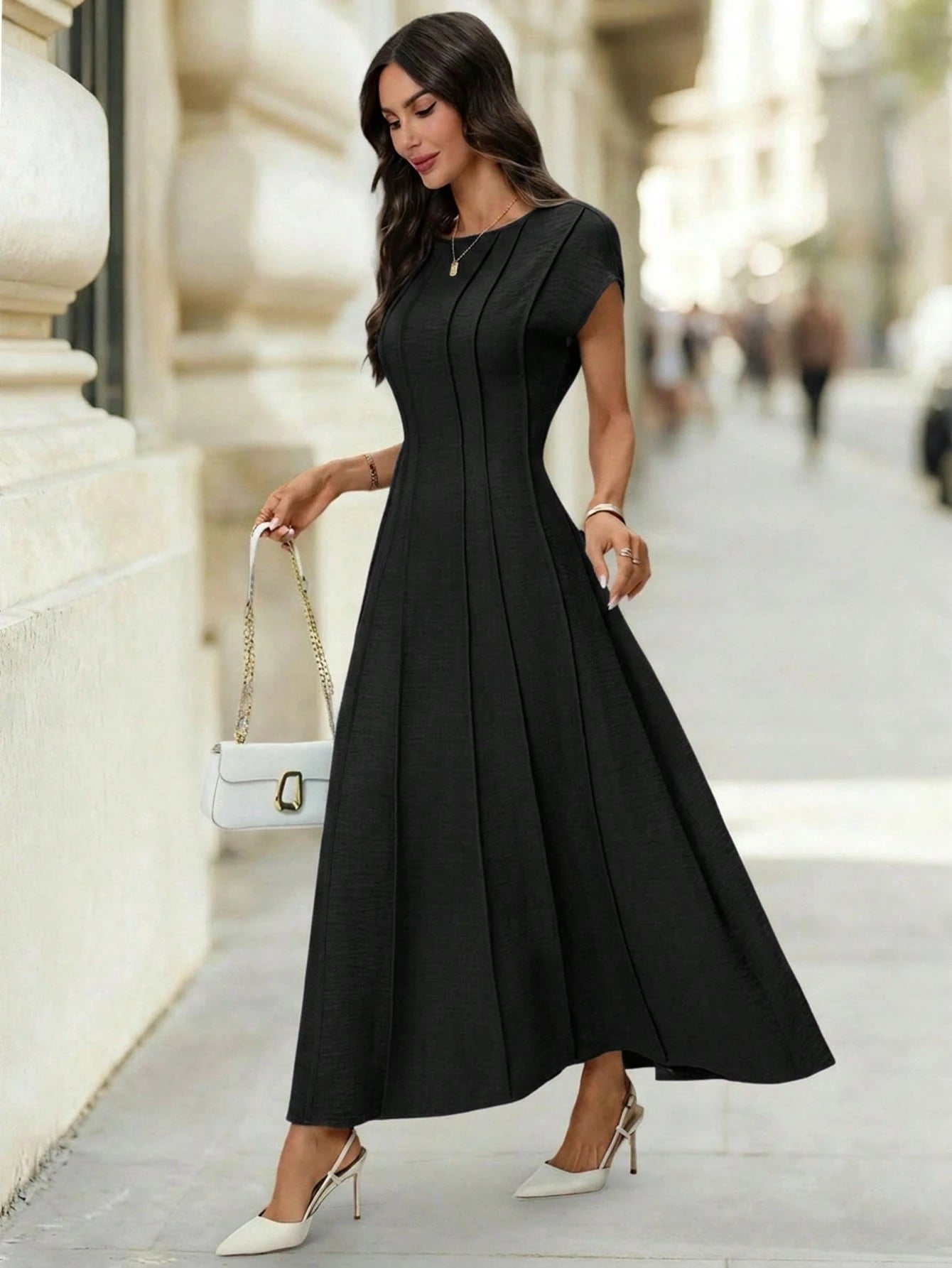 Editum Women's Elegant Knee-Length Dress With Round Neck, Cinched Waist, Cap Sleeves, Blue Color, Suitable For Casual Wear And Commuting, Early Spring