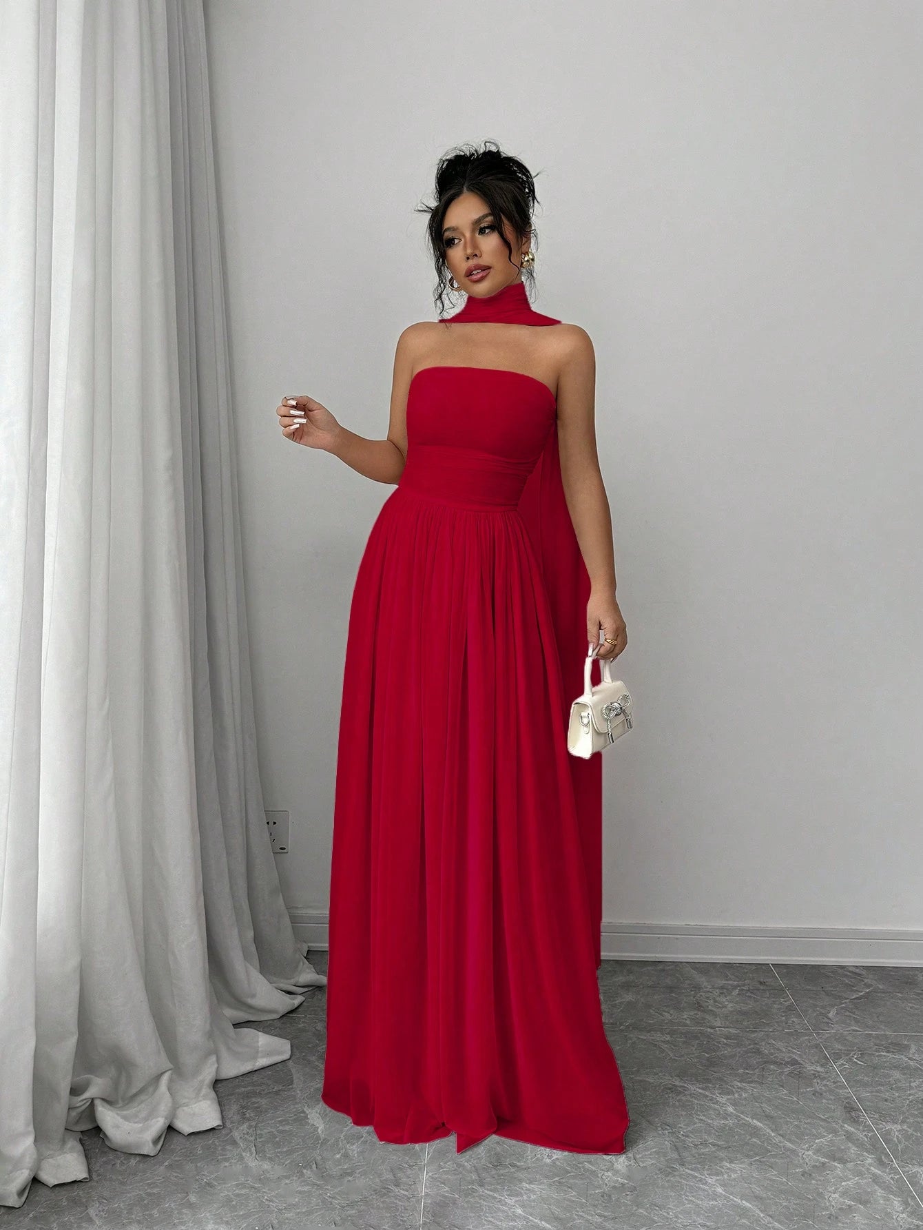 Elenzga 1pc Women Solid Color Halter Dress With Pleated Detail, Elegant Sleeveless Long Dress Maxi Women Outfit