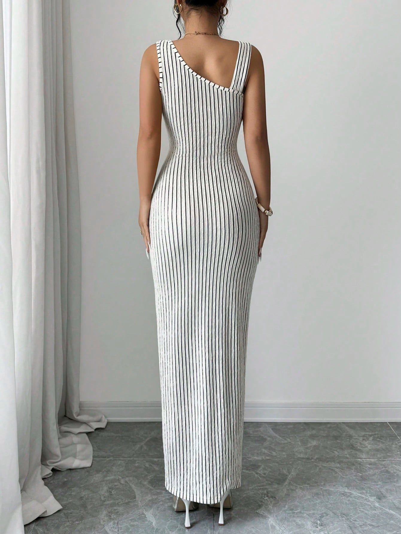 Elenzya Summer Elegant Women's Black And White Checkered Striped Sleeveless Dress,Side Metal Buckle Asymmetric Strap Long Dress For Brunch
