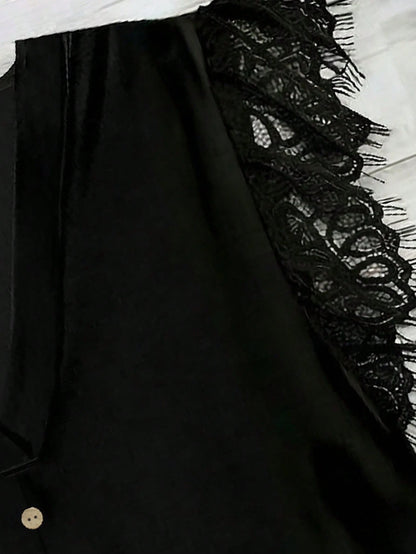 EMERY ROSE Casual Minimalist Romantic Lace Trim Plus Size Women V-Neck Ruffle Hem Short Sleeve Black Blouse, Suitable For Summer, Vacation