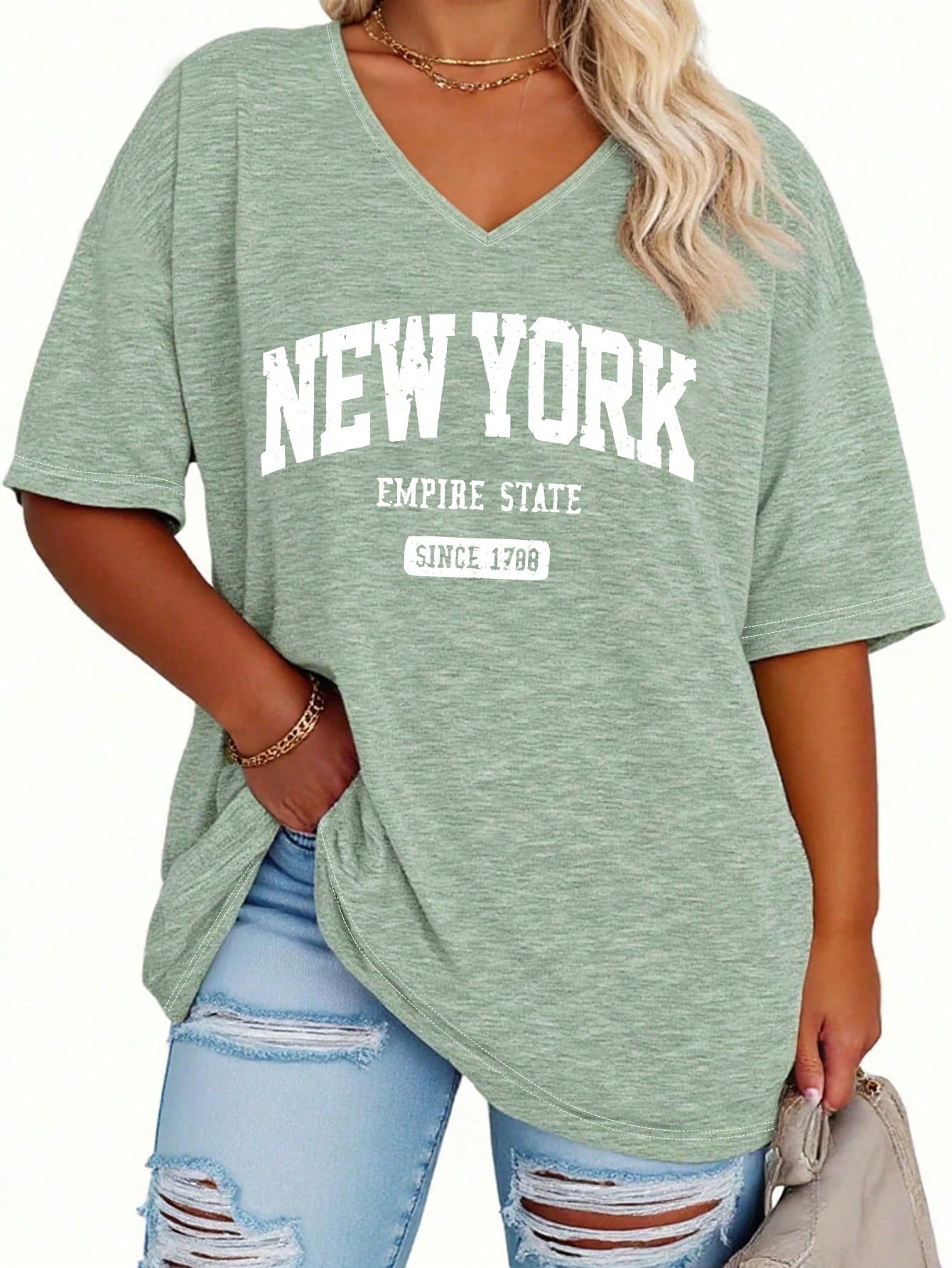 EMERY ROSE Plus Size Women's Casual NYC Letter Print V-Neck Short Sleeve T-Shirt Back-To-School Holiday Sage Green Summer