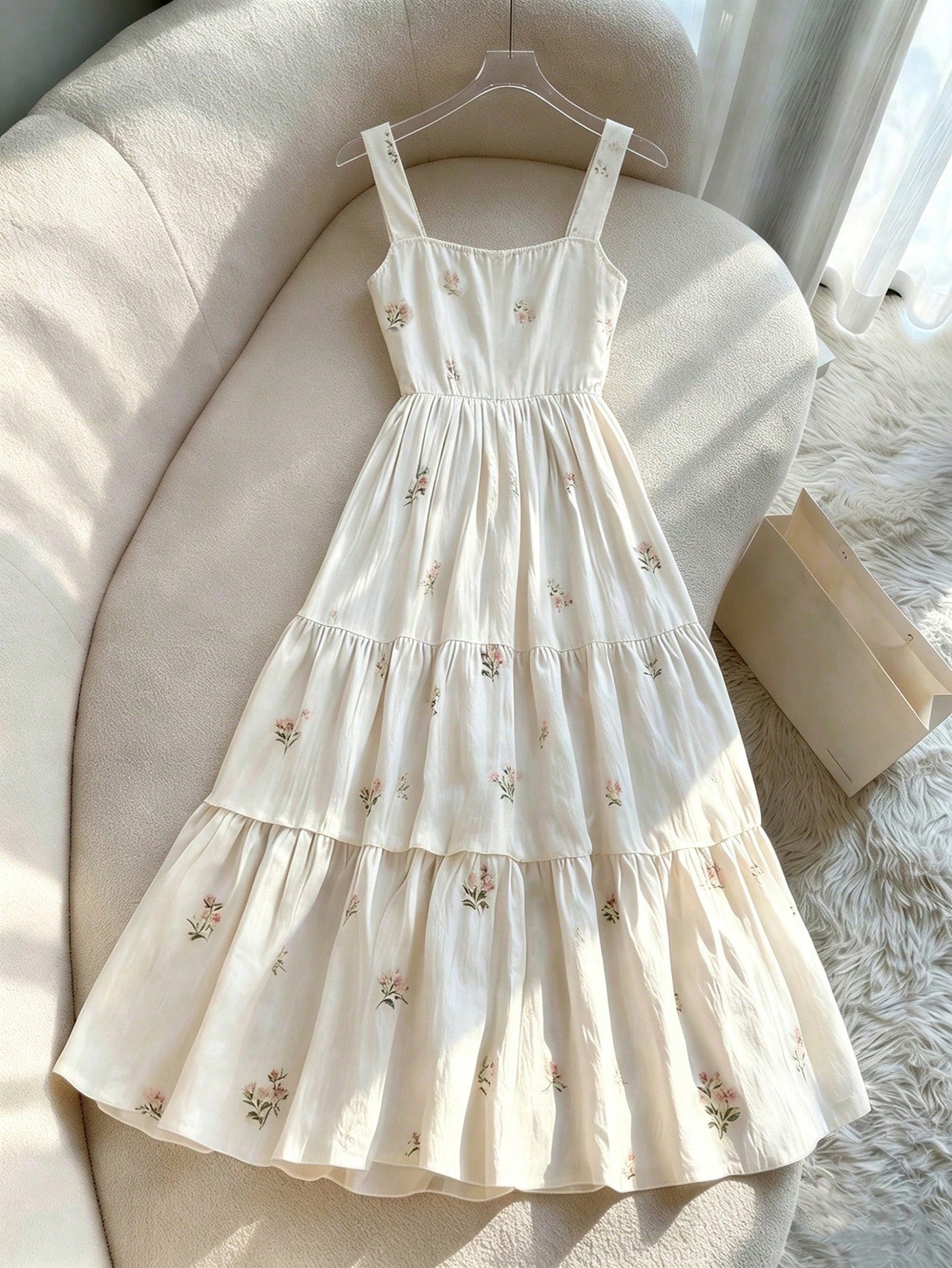 Franclia Ditsy Floral Dress, Sweet Waist Cinched Ruffle Hem Dress, Spring/Summer