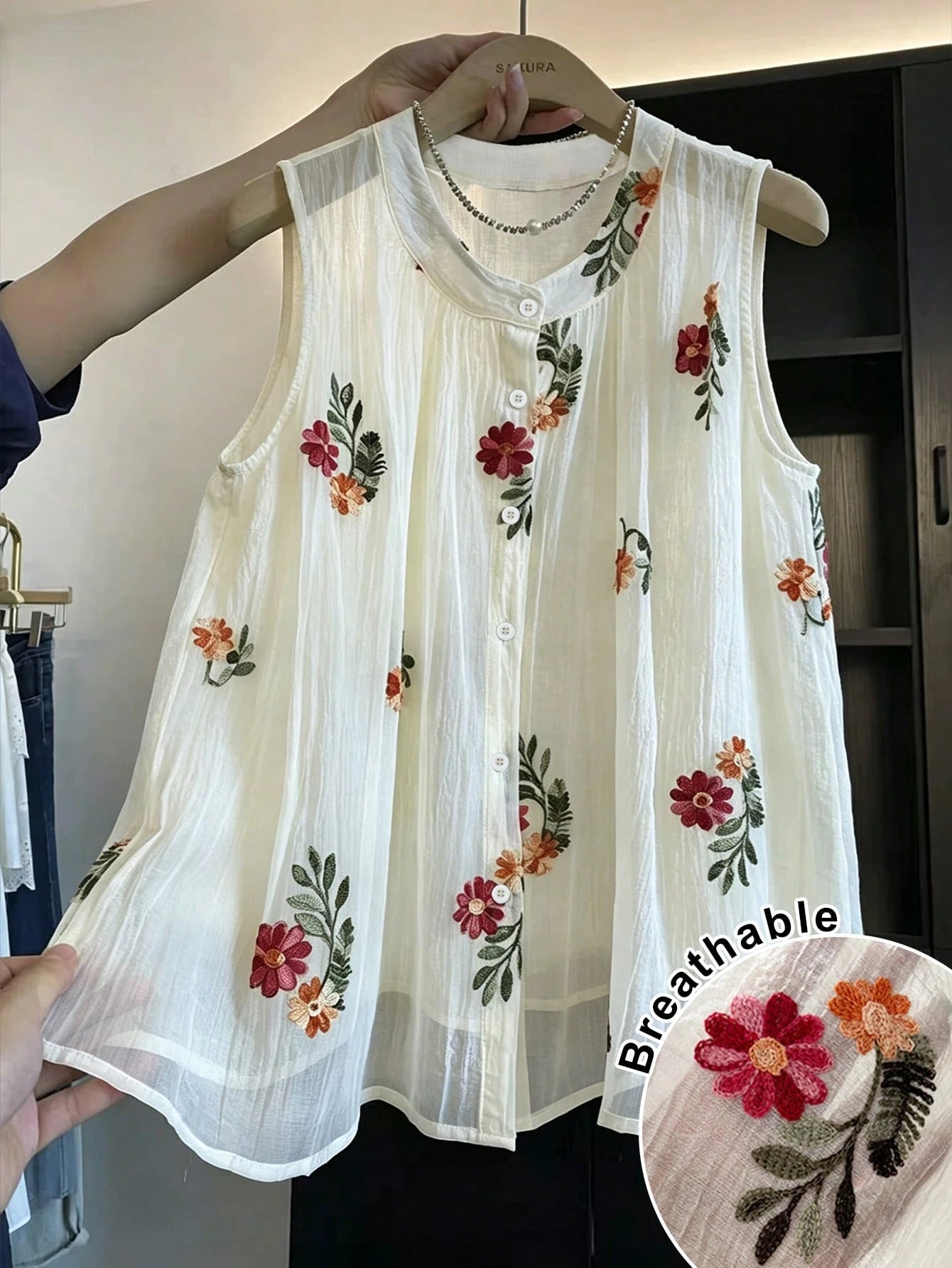 Franclia Plus Size Women's Single-Breasted Embroidered 3D Floral Design Sleeveless Blouse