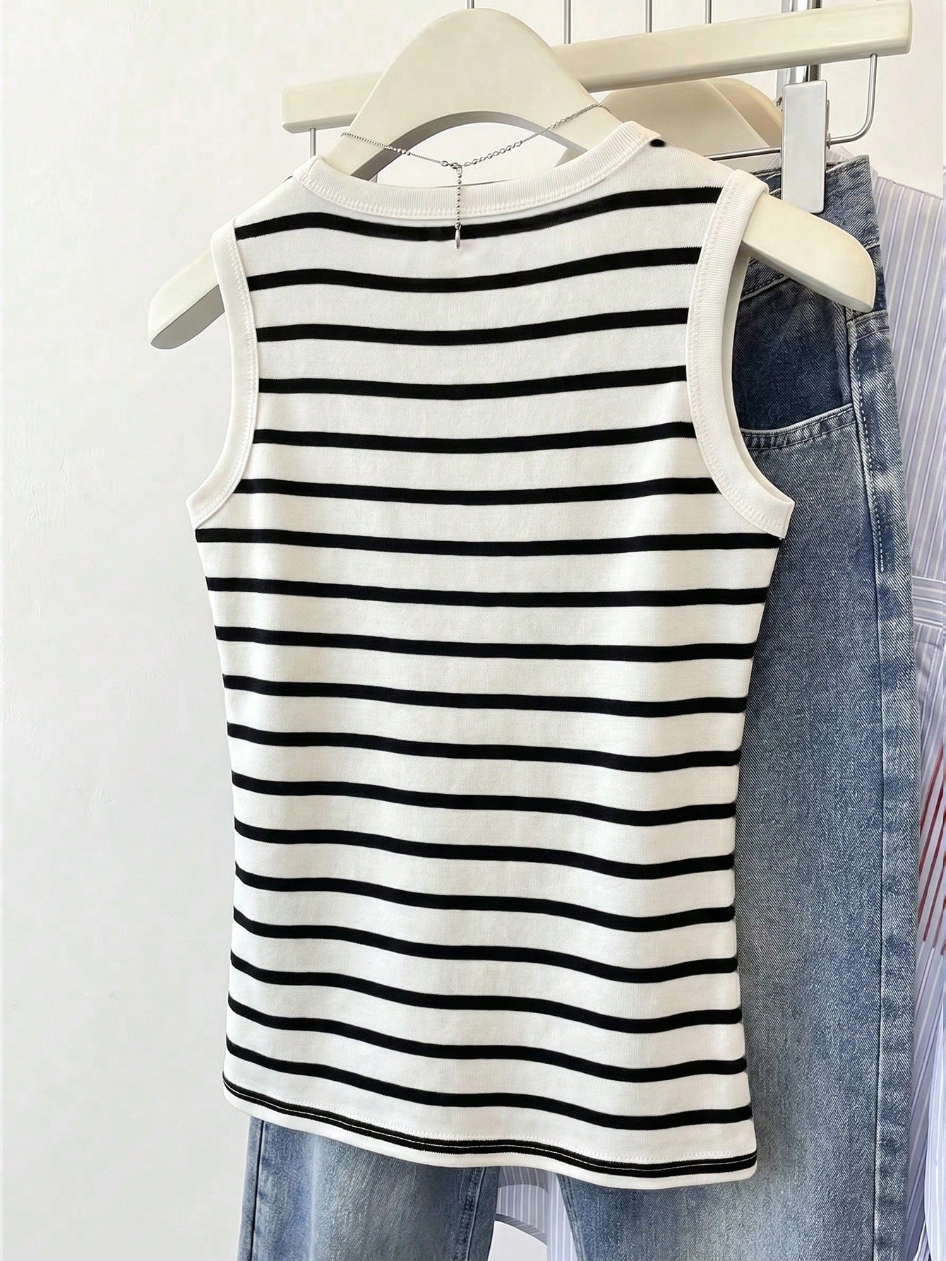 Franclia Women's Casual Daily Wear Round Neck Striped Tank Top, Summer