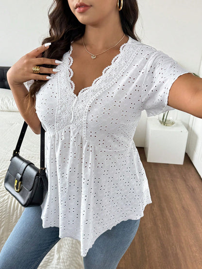 Frenchy Plus Size Women Textured V-Neck Lace Splice T-Shirt