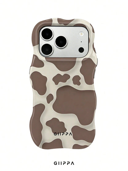 GIIPPA 1pc Khaki Base With Brown Cow Print Design, Phone 17 Pro Max Wavy Phone Case, Compatible With Phone 16 Pro Max, 15 Pro Max, 14 Pro Max, Korean Style High-End Fashion Fun Phone Case, Compatible