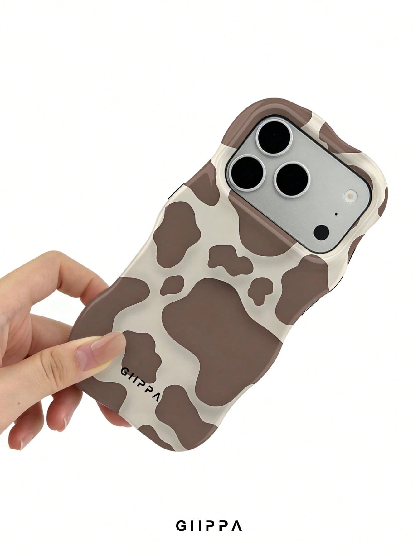 GIIPPA 1pc Khaki Base With Brown Cow Print Design, Phone 17 Pro Max Wavy Phone Case, Compatible With Phone 16 Pro Max, 15 Pro Max, 14 Pro Max, Korean Style High-End Fashion Fun Phone Case, Compatible