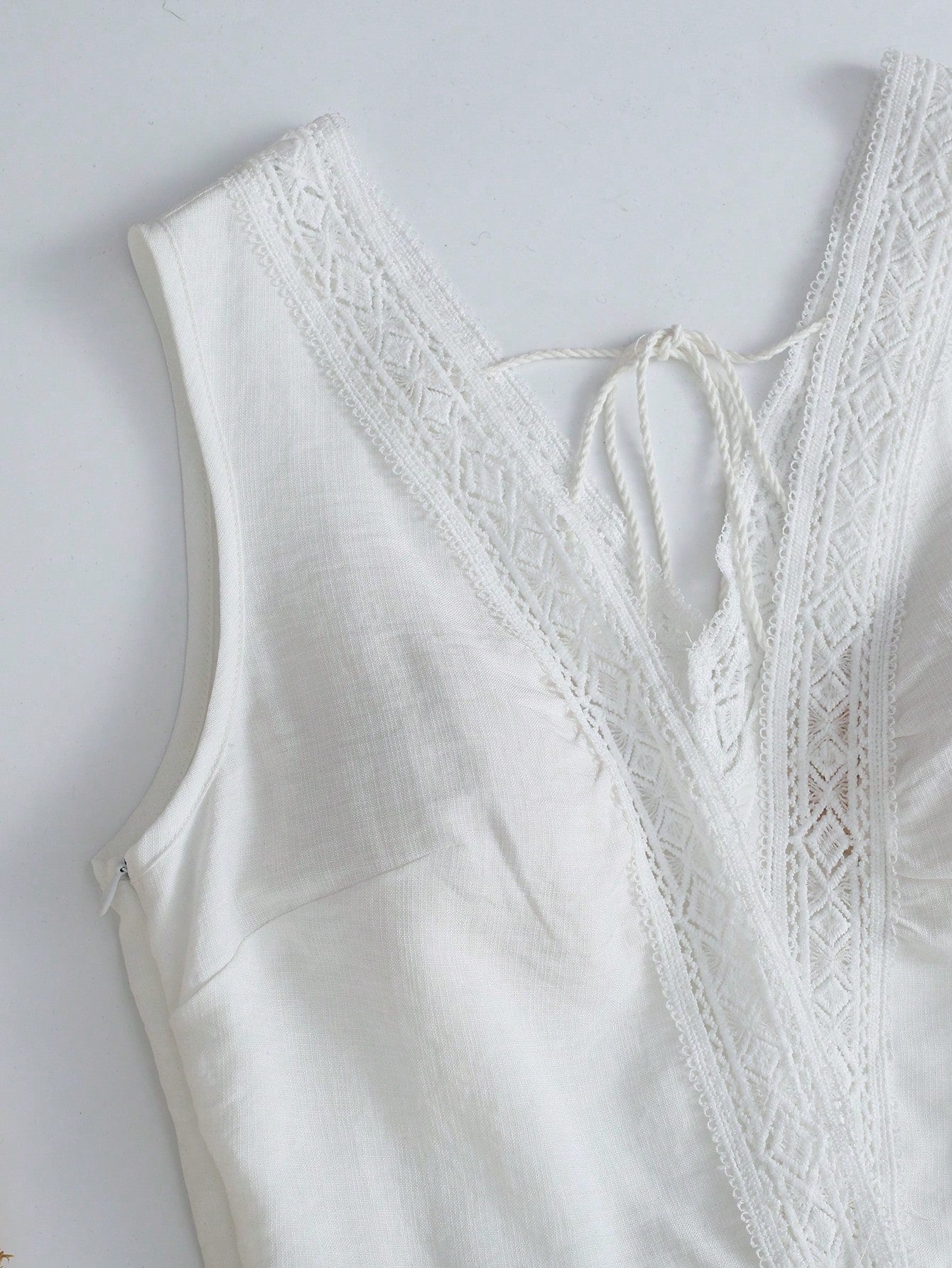 GlowEve Elegant Sexy Holiday Vacation Outfit Summer French Minimalist Sleeveless V-Neck Hollow Lace Waist Cinched Long Dress, White Design