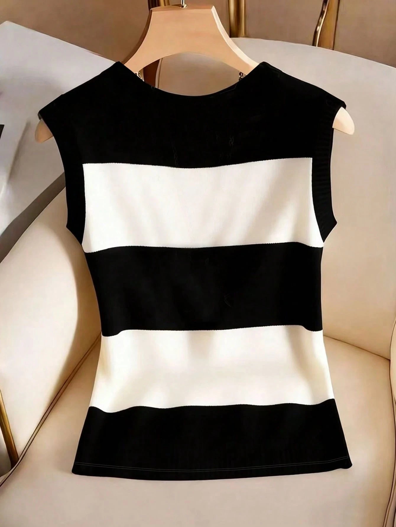 GlowEve Women's Contrast Color Round Neck Casual Versatile Tank Top