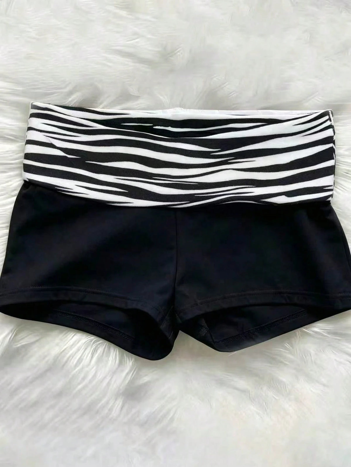 IslaSuriya Women's Zebra Print Patchwork Casual Versatile Everyday Shorts