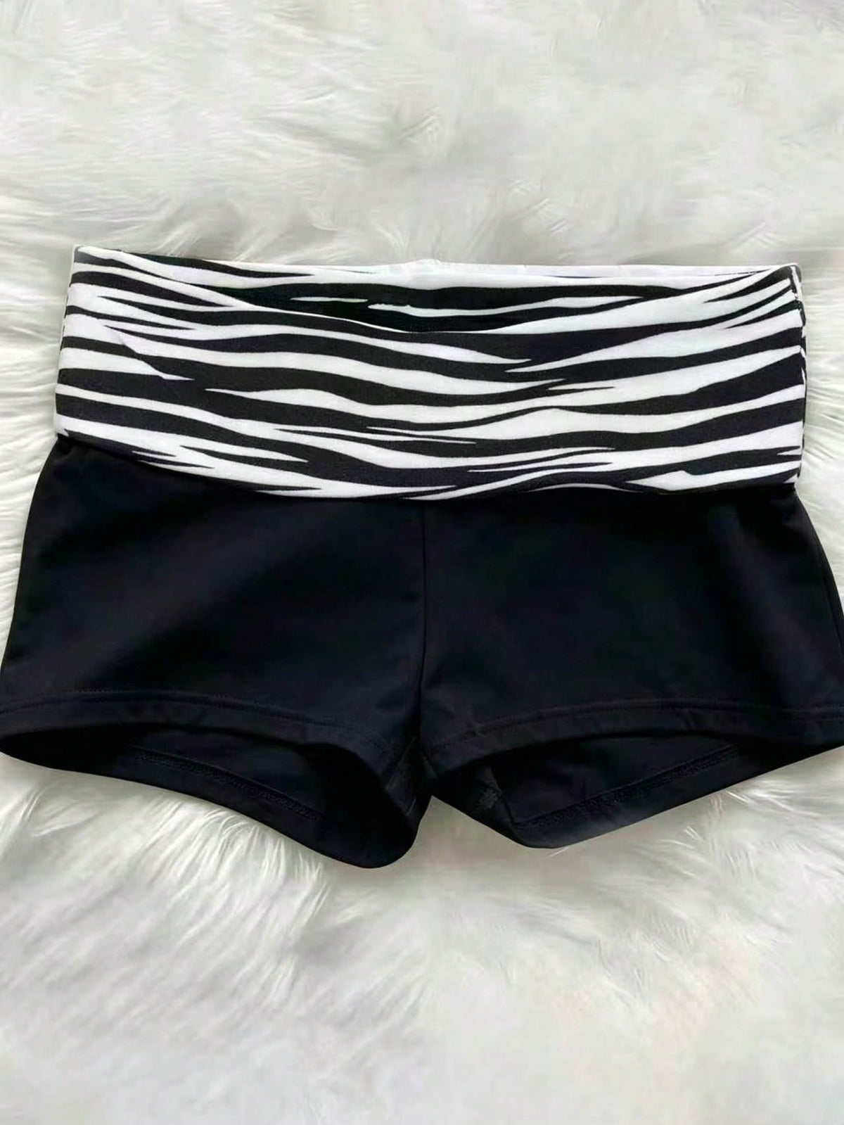 IslaSuriya Women's Zebra Print Patchwork Casual Versatile Everyday Shorts