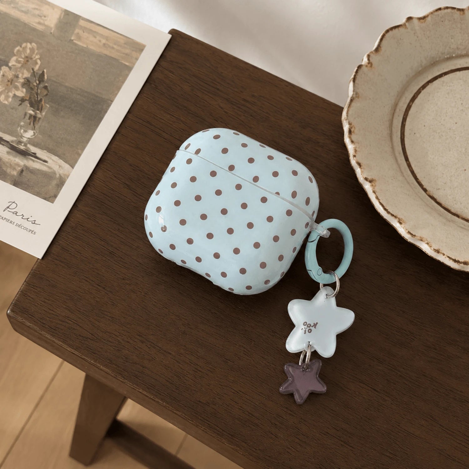 Korean Style Minimalist Blue Background Brown Polka Dot + Pendant Earphone Case Suitable For Pro 3 New Pro 2 Protective Cover Pro Cute Apple 4 Minimalist 3 Personalized 1/2 Generation Women's Earphone