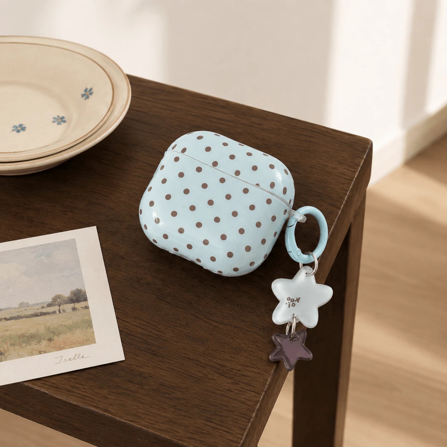 Korean Style Minimalist Blue Background Brown Polka Dot + Pendant Earphone Case Suitable For Pro 3 New Pro 2 Protective Cover Pro Cute Apple 4 Minimalist 3 Personalized 1/2 Generation Women's Earphone