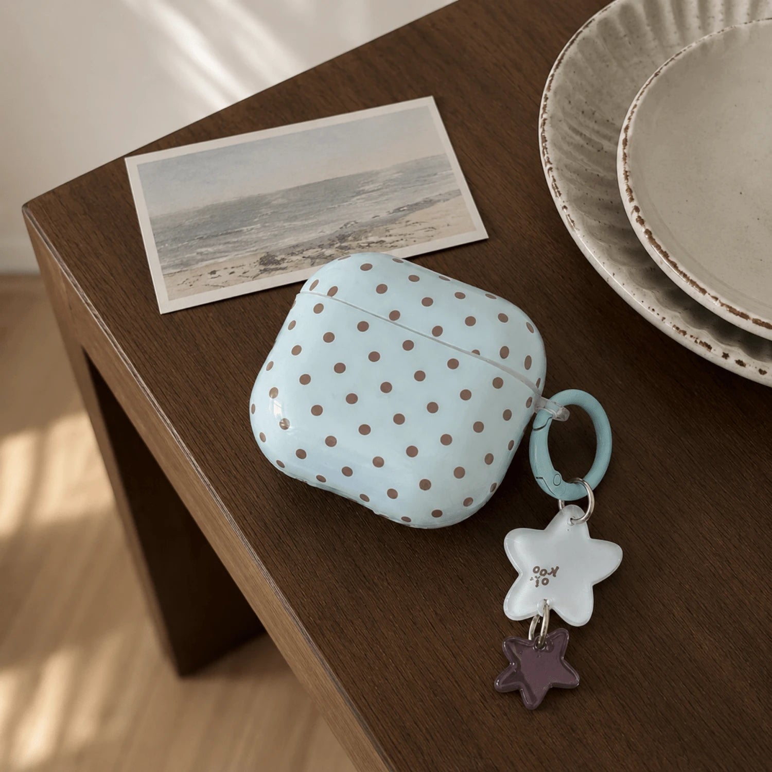 Korean Style Minimalist Blue Background Brown Polka Dot + Pendant Earphone Case Suitable For Pro 3 New Pro 2 Protective Cover Pro Cute Apple 4 Minimalist 3 Personalized 1/2 Generation Women's Earphone