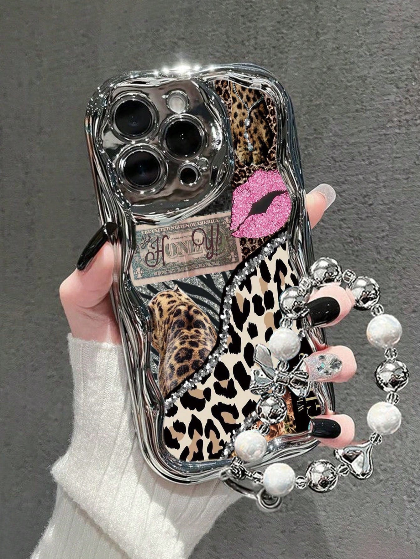 Leopard Print Painted Flat Print Electroplated Added Electroplated Handmade Chain Painted Cream Pattern Painted Soft Shell Suitable For IP17/IP17PROMAX/Iphone16//Iphone16pro/Iphone16promax/Iphone15/ X
