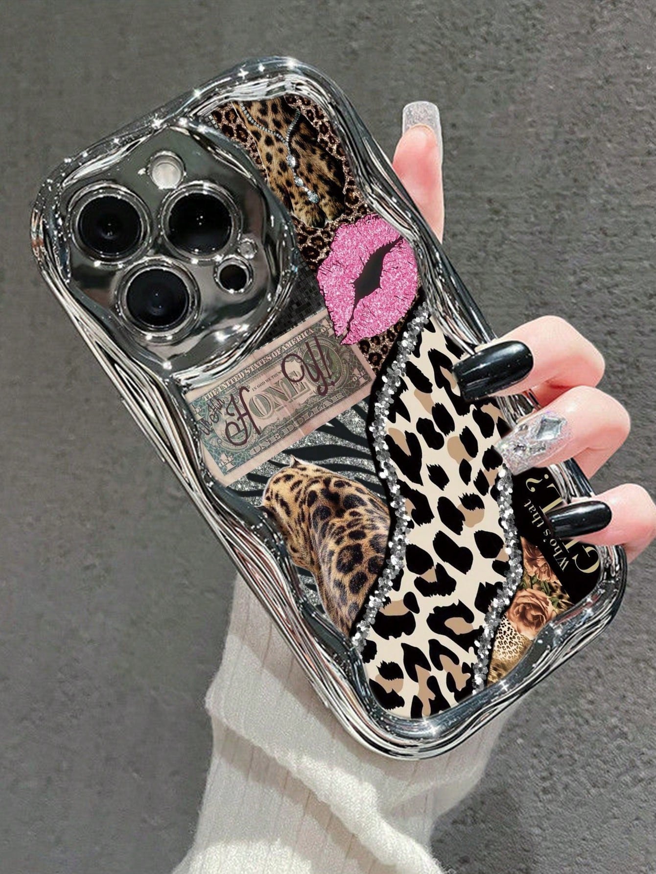 Leopard Print Painted Flat Print Electroplated Added Electroplated Handmade Chain Painted Cream Pattern Painted Soft Shell Suitable For IP17/IP17PROMAX/Iphone16//Iphone16pro/Iphone16promax/Iphone15/ X