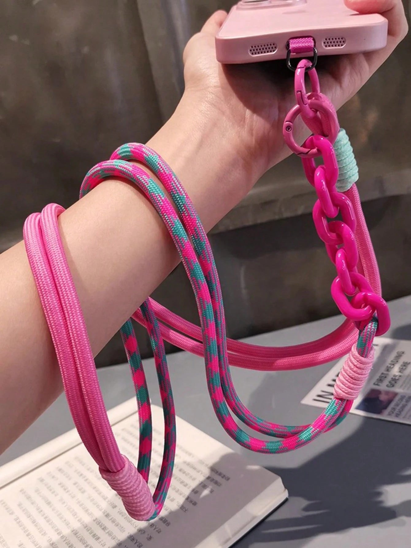 Long Strap Crossbody Phone Pouch With Bee Lanyard, Fashionable For Outdoor Travel