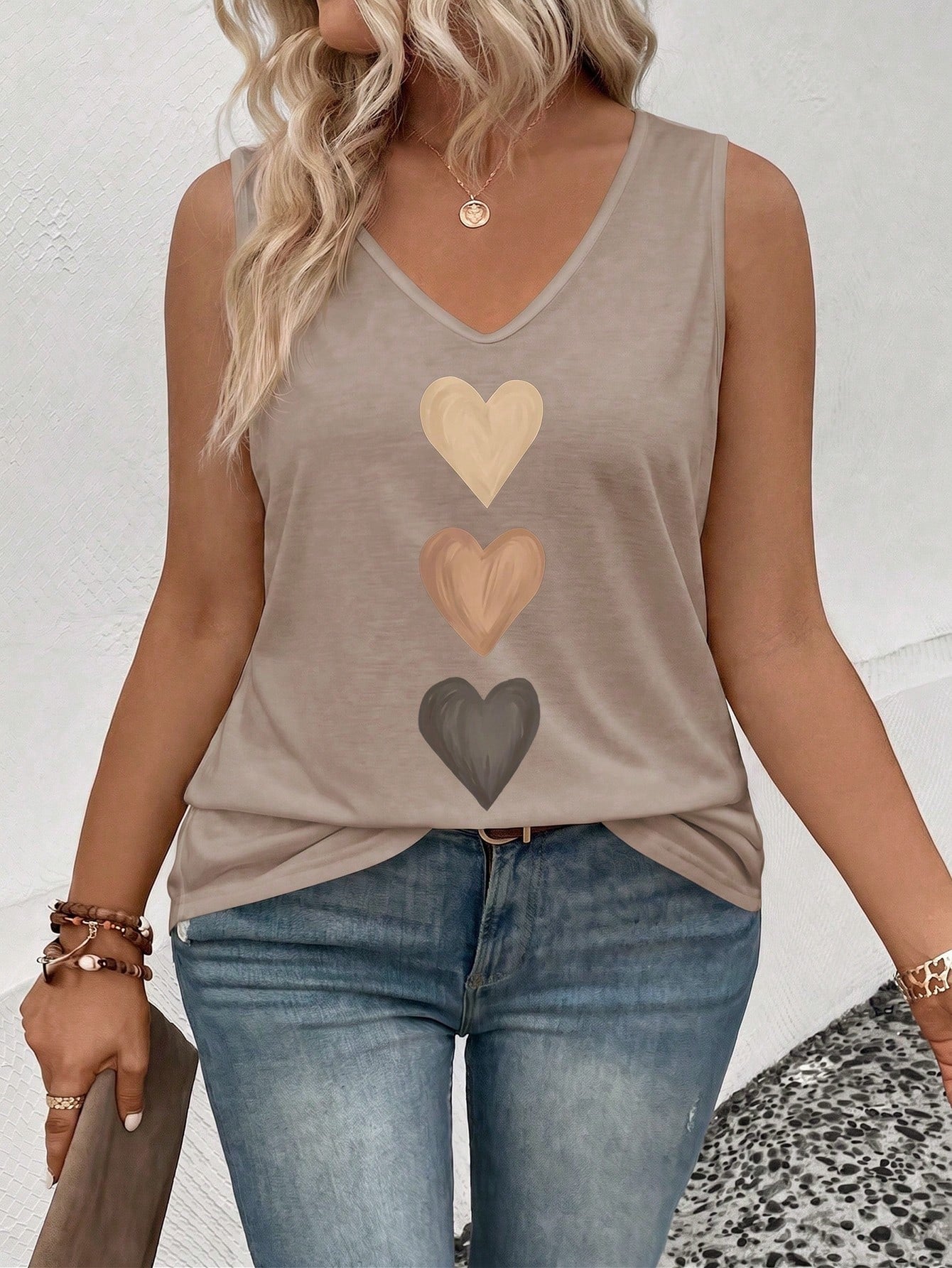 LUNE Women's Spring/Summer New Hot-Selling Gradient Heart Print V-Neck Casual Versatile Plus Size Tank Top