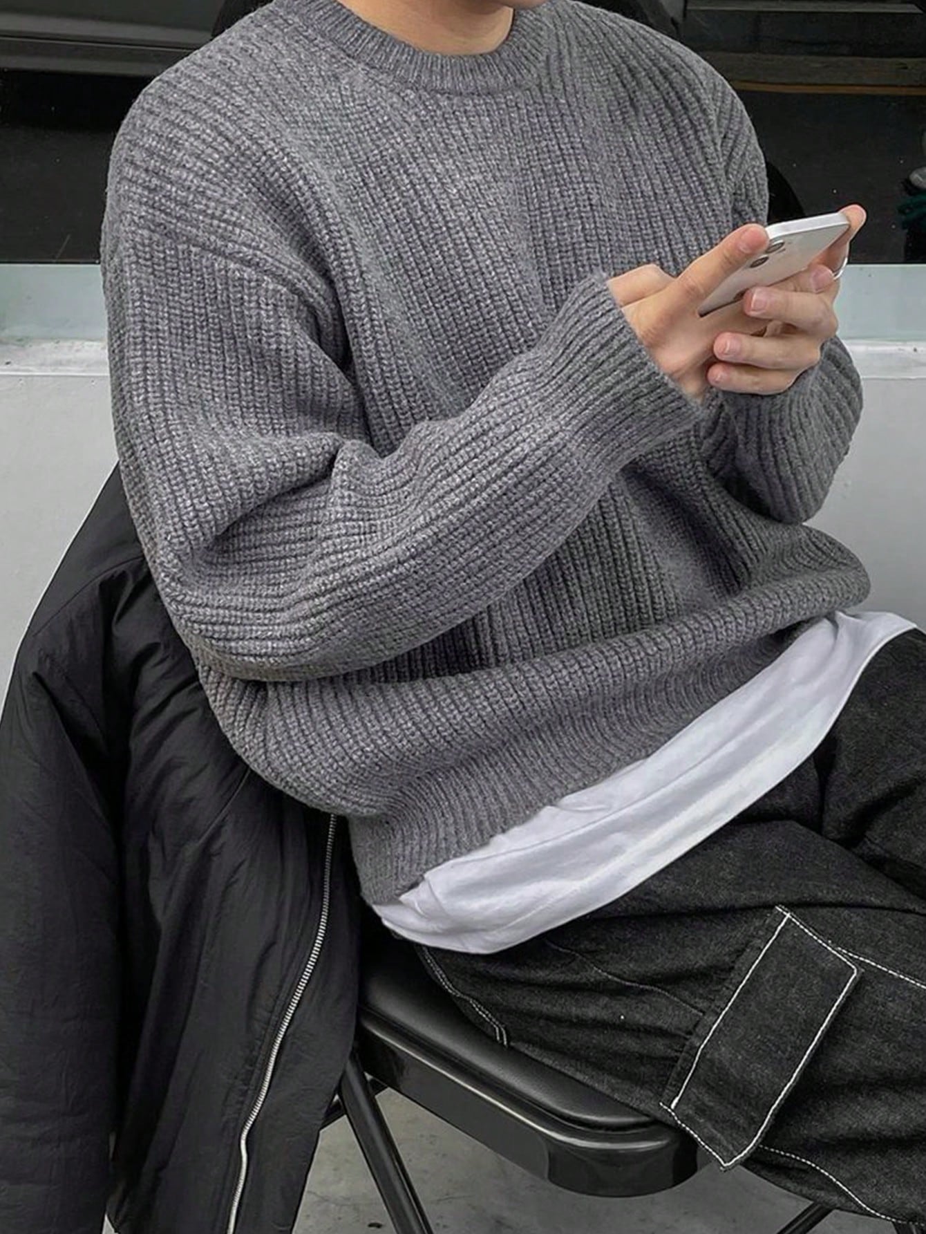 Men's Autumn/Winter Basic Solid Color Casual Fitted Lightweight Sheer Polyester Pique Texture Niche Design Long Sleeve Drop Shoulder Crew Neck Pullover Sweater