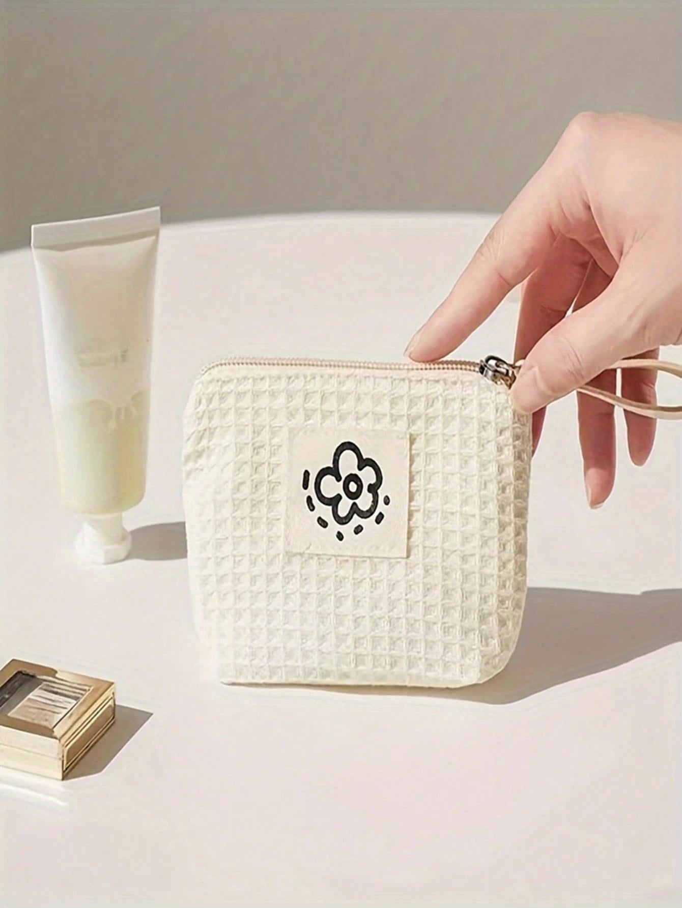 Mini Cute Cartoon Coin Purse, Portable Lipstick/Cosmetic Bag, Earphone & Cable Organizer,For Holiday Beach, Bathroom Collection, Bedroom Collection, Large Capacity,Makeup Bag