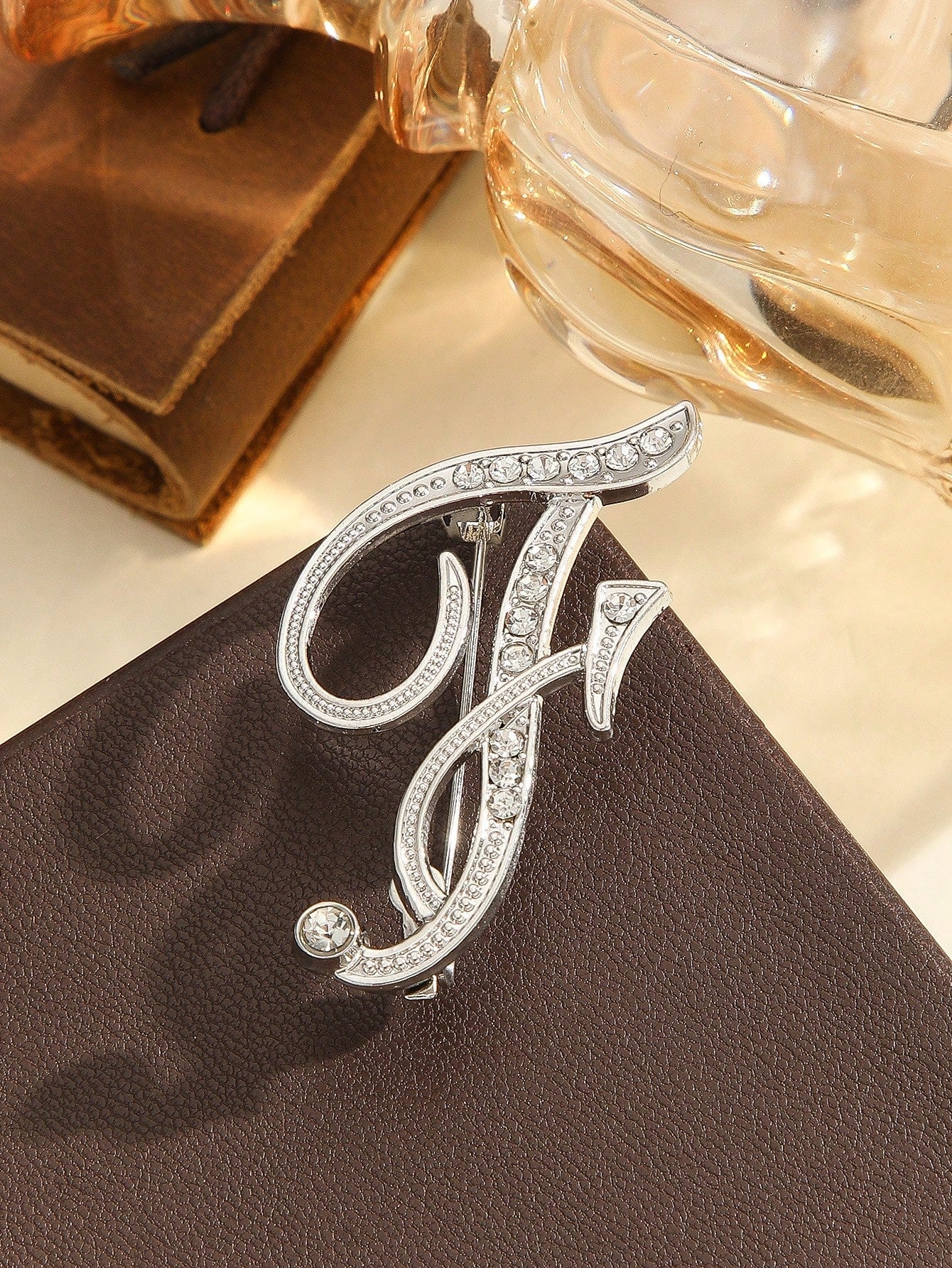 Minimalist 26 Letter Crystal Brooch, Geometric Versatile Lapel Pin For Women Clothing & Bag Accessories