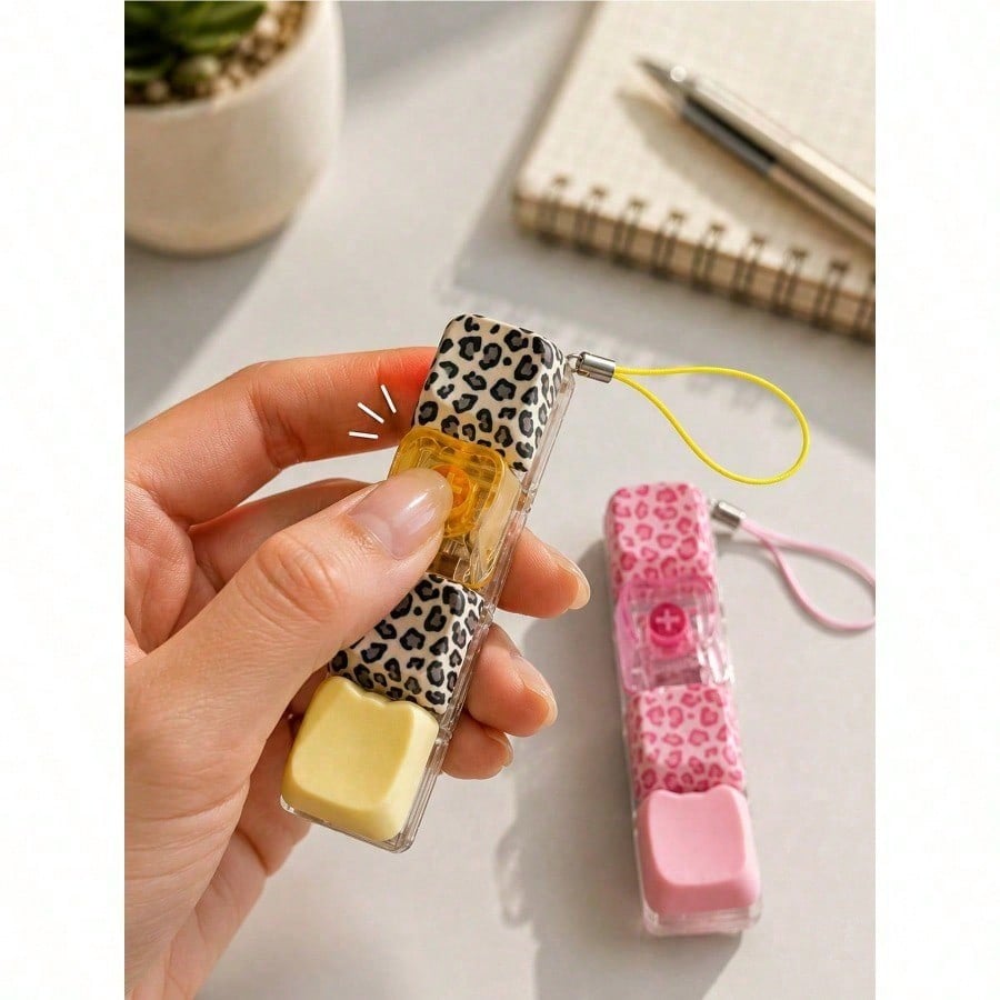 MINKOJA MINKOJA 1Pc Leopard Print Pattern Keyboard Fidget Toy, Fidget Keyboard, 4-Key Stress Relief Toy Keyboard Keychain Toy, Pressable Keyboard Keys