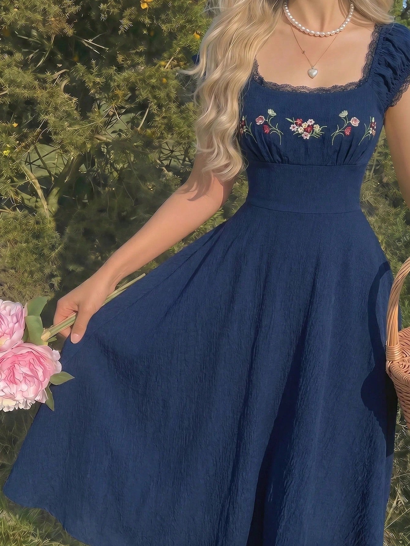 MOD Embroidered Shell Sleeve Navy Blue Mid-Length Elegant Dress