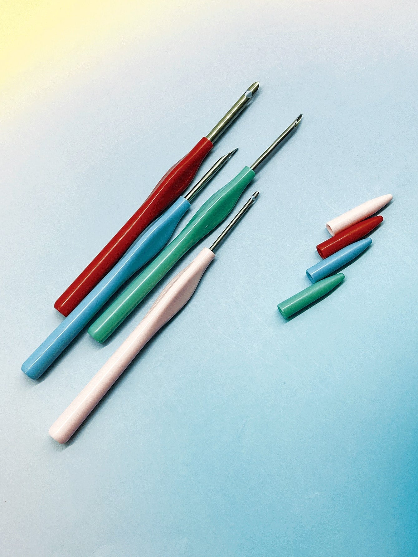 Multi-Color Punch Needle Embroidery Tool Set With Protective Case And Easy Threader, 4-Color Red Pink Green Blue Simple Punch Needles, Suitable For DIY Handmade Tufted Carpets, Punch Needle Art Painti