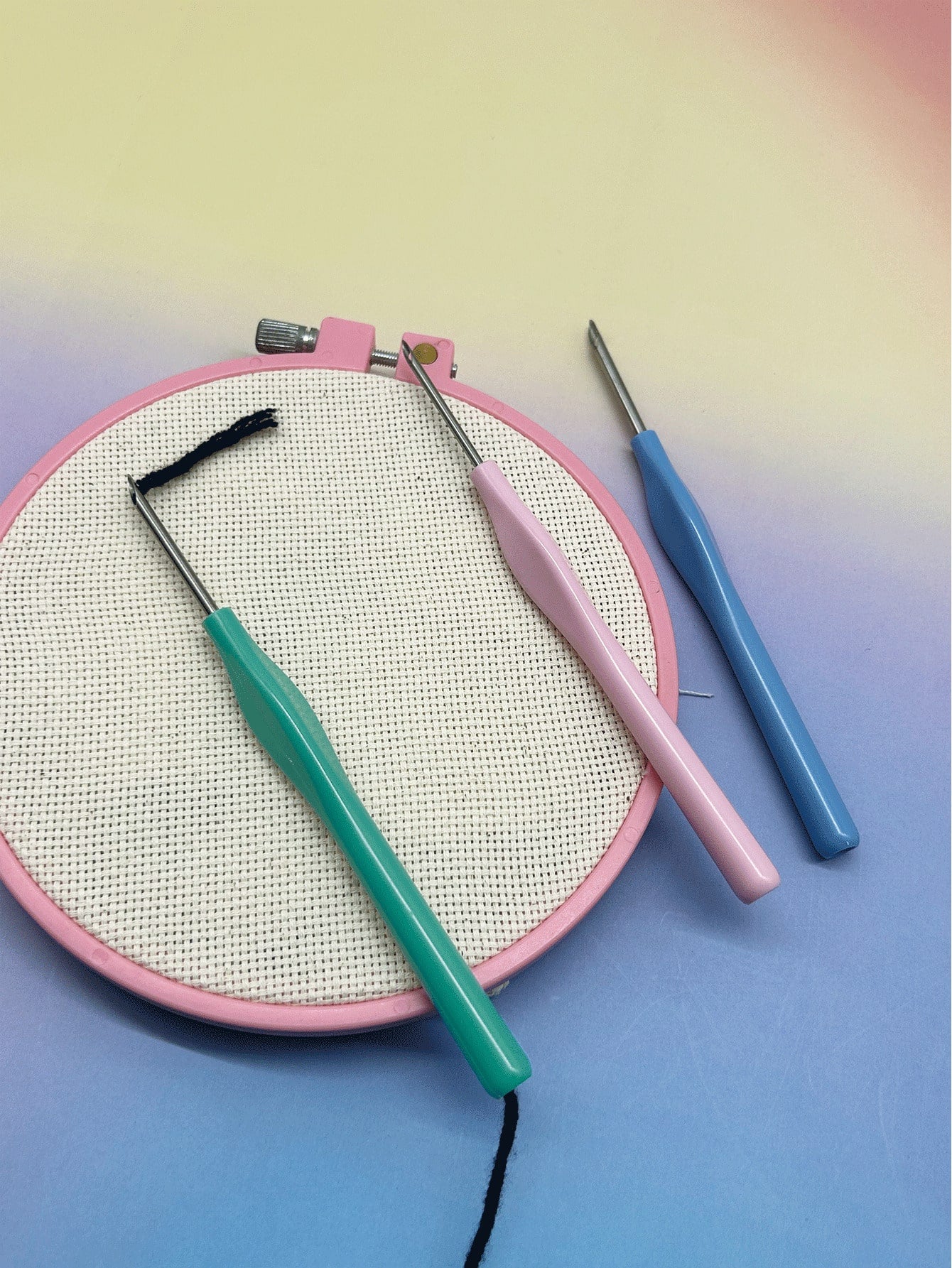 Multi-Color Punch Needle Embroidery Tool Set With Protective Case And Easy Threader, 4-Color Red Pink Green Blue Simple Punch Needles, Suitable For DIY Handmade Tufted Carpets, Punch Needle Art Painti