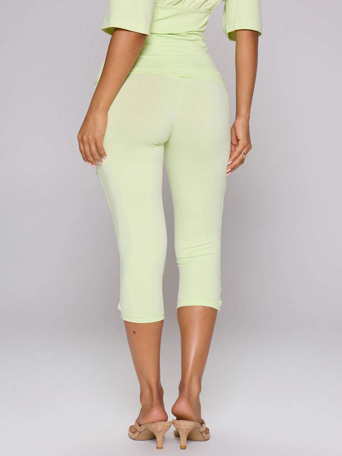 MUSERA Green Knitted Button Side Fitted Capri Pant