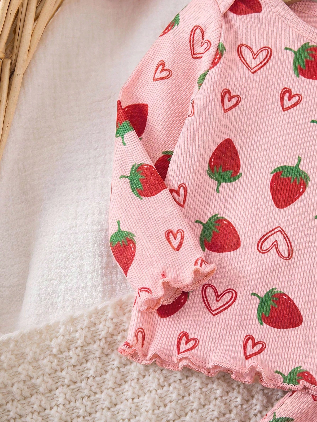 Newborn Baby Girl Casual Comfortable Cute Strawberry Pattern Knit Long Sleeve Pajama Set