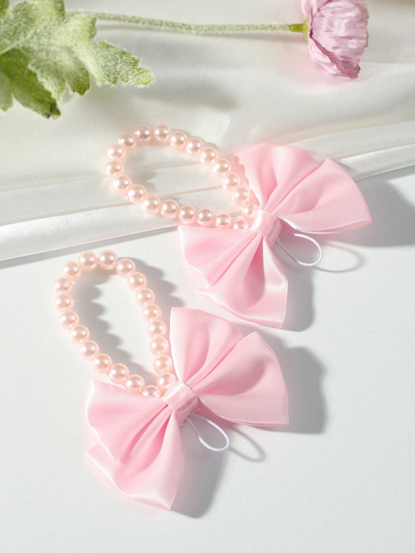 Newborn Photo Props, Infant Pearl Bow Decor Foot Ornaments