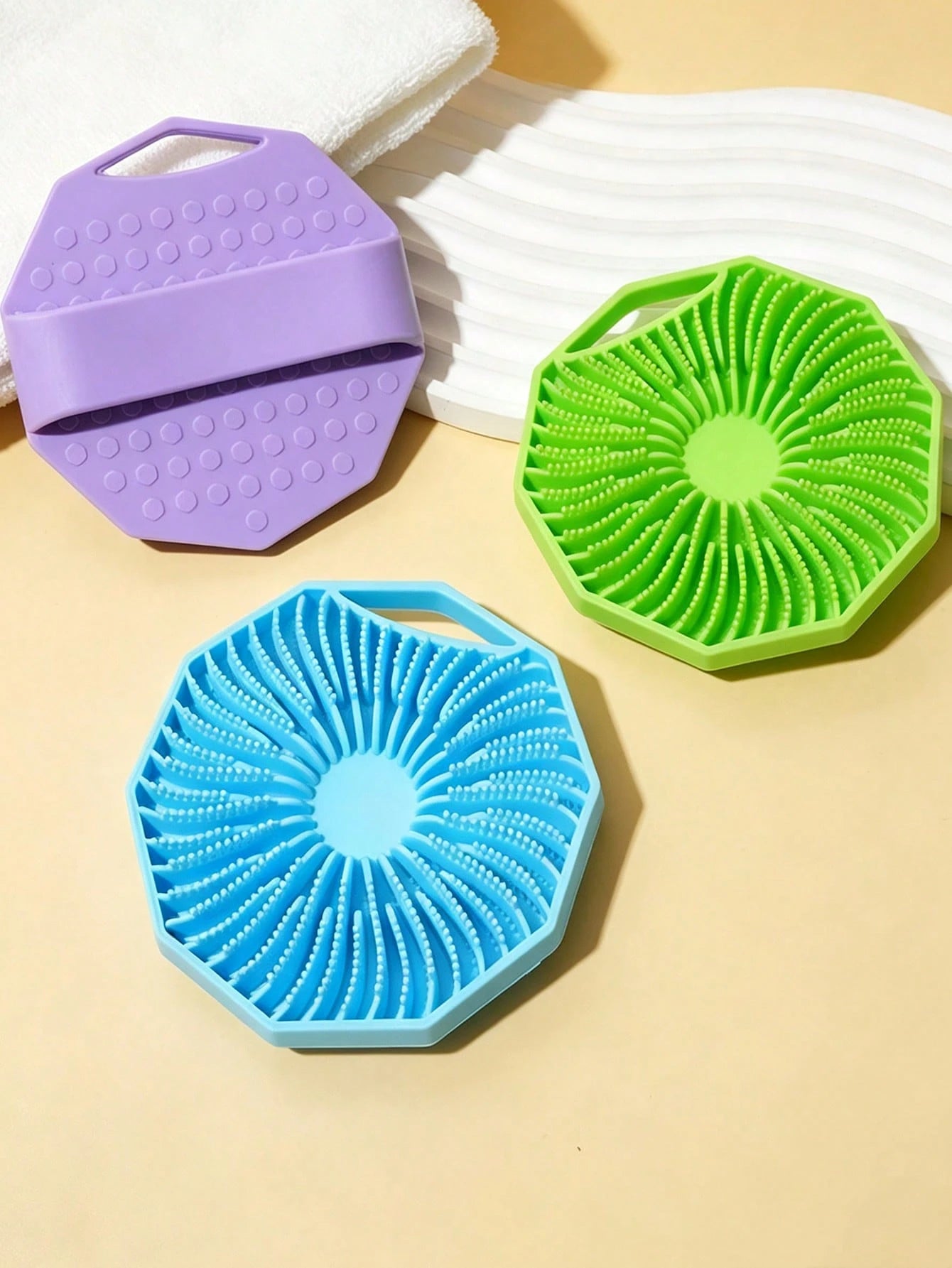 OBOVAY Polygon Silicone Bath Brush With Transparent Hook, Portable Wall-Mountable, Hexagonal Silicone Body Scrubber, Easy To Use, Non-Slip Strap, Home Essential Bath Accessory, Gift For Him/Her
