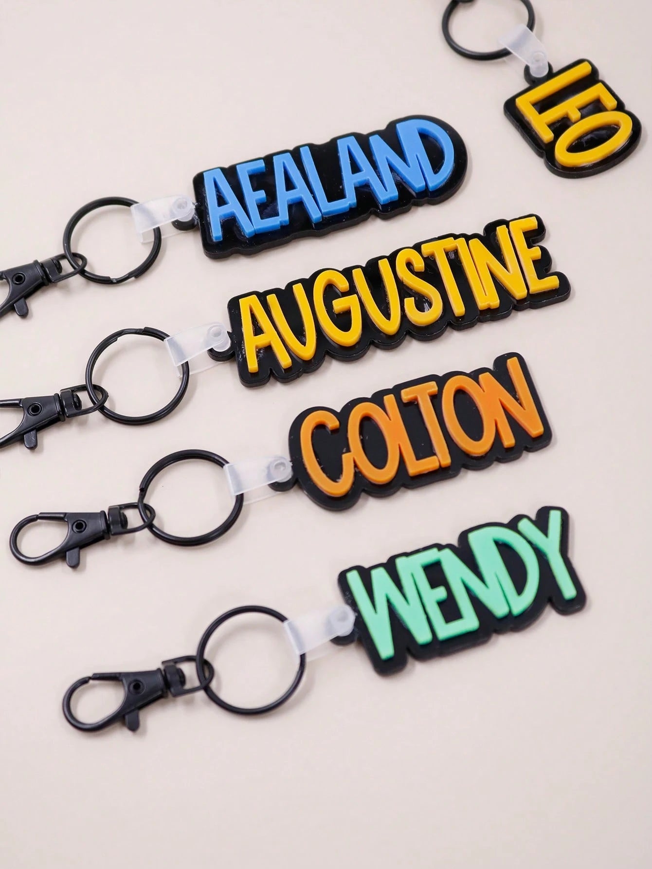 Personalized Name Keychain Pendant, Cute And Colorful, Suitable For Bags, Backpacks And Car Keys, Perfect As A Decorative Gift For Friends And Family