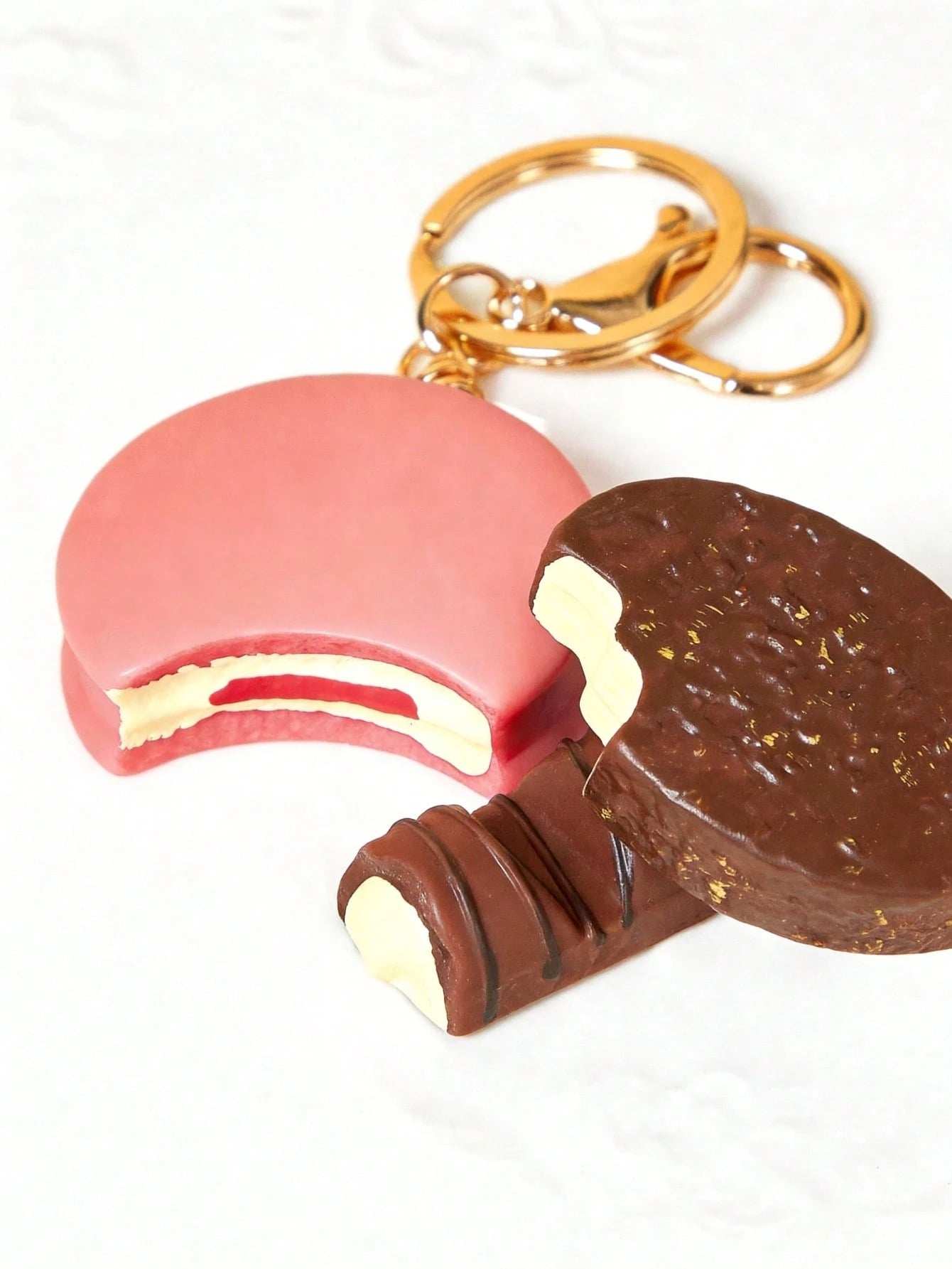 POKOJA LAND 1PC Realistic Mini Chocolate Keychain Korean Style Crispy Chocolate Bar Ice Cream Charm Bag Charm Cute Food Themed Accessories For Girls Gift
