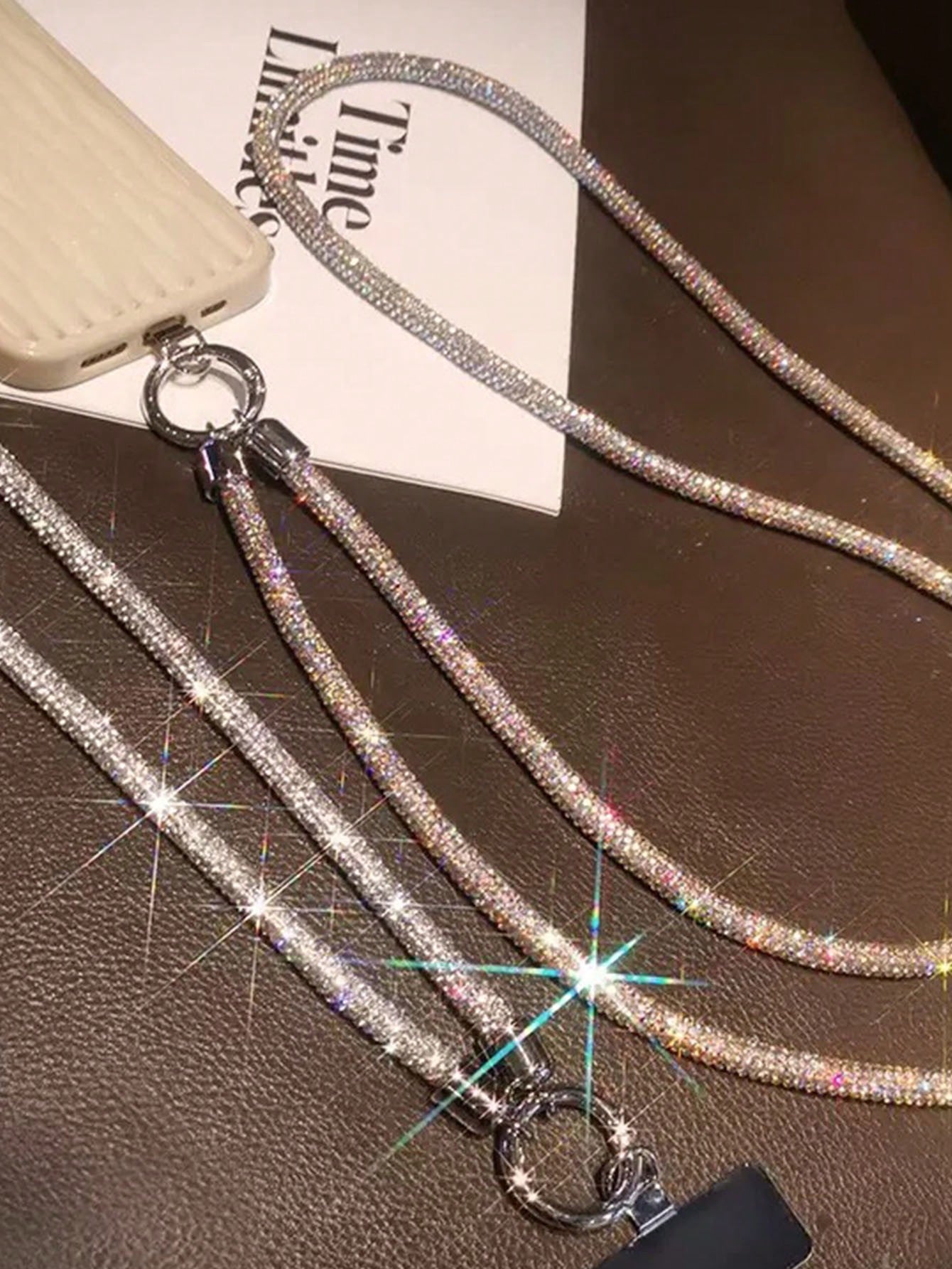Premium Luxury Fully Rhinestone Diagonal Chain Bracelet Lanyard, Multi-Functional Fashionable Versatile Diagonal Strap Used As Both Phone Lanyard And Wrist Strap, Sturdy Anti-Drop Holder With Metal Cl