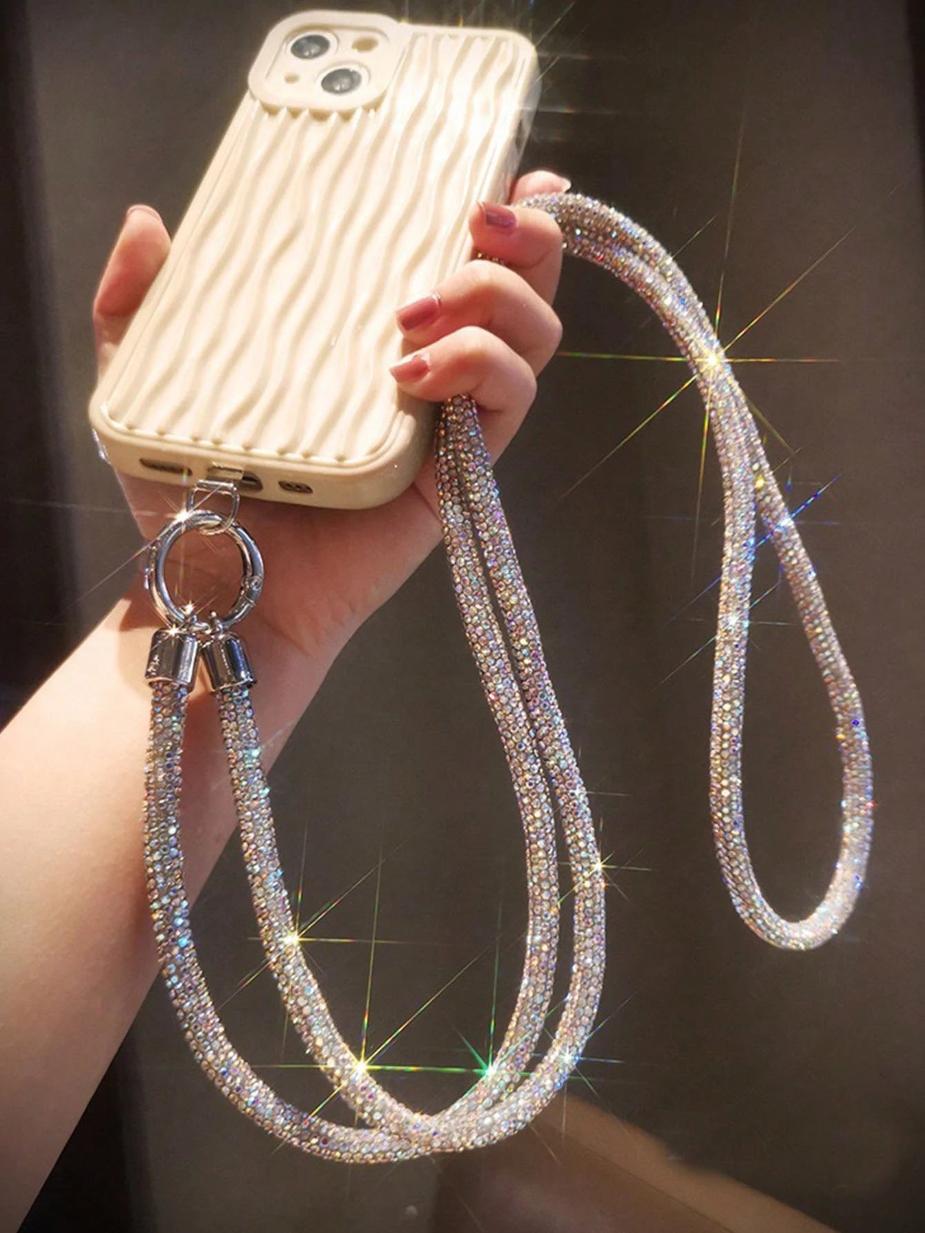Premium Luxury Fully Rhinestone Diagonal Chain Bracelet Lanyard, Multi-Functional Fashionable Versatile Diagonal Strap Used As Both Phone Lanyard And Wrist Strap, Sturdy Anti-Drop Holder With Metal Cl