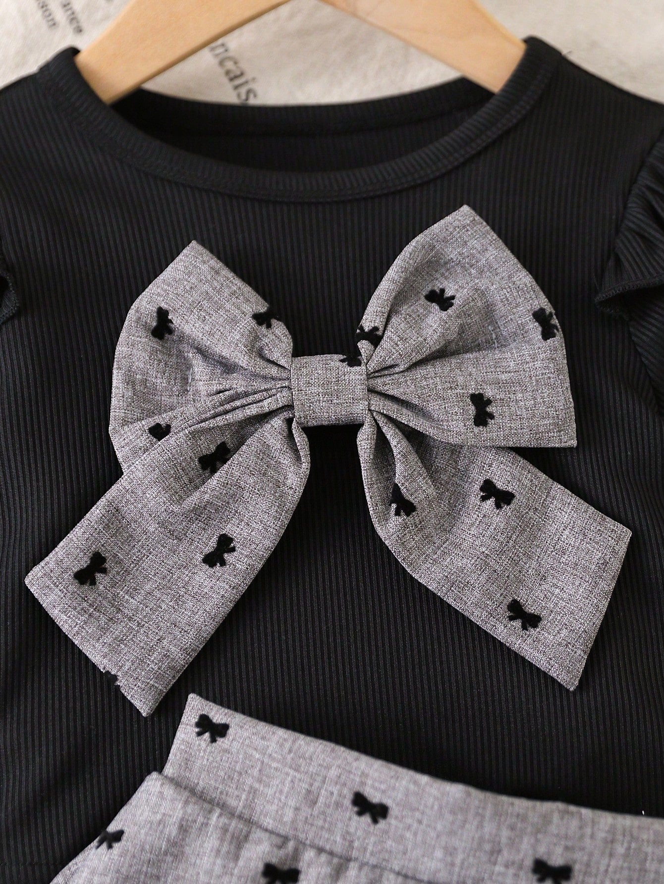 Preppy Style Baby Girl 2-Piece Set, Black Flutter Sleeve Top + Flocked Bow Print Skirt, Autumn/Winter Outfit