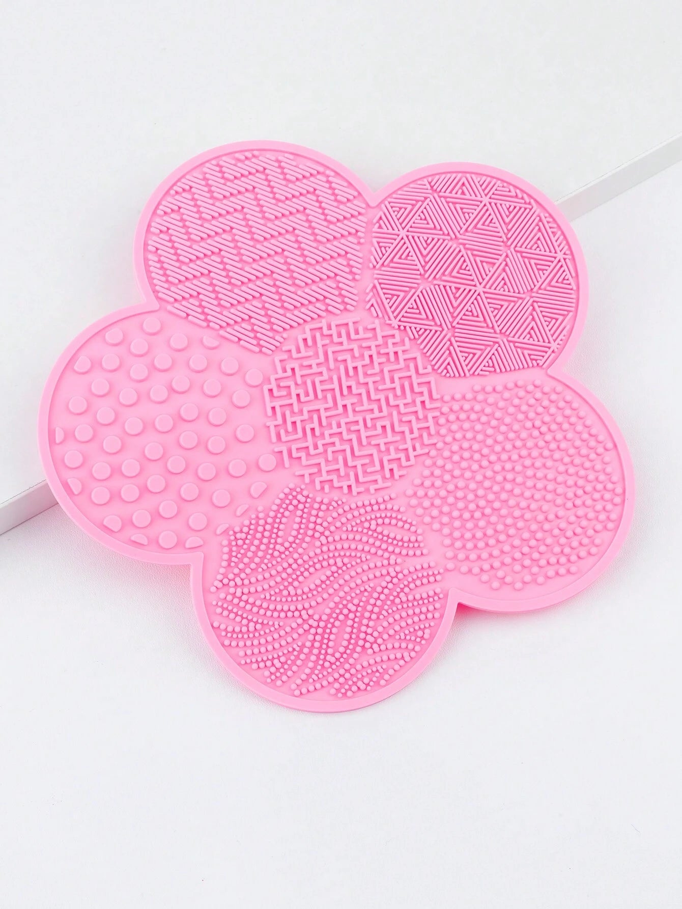 RANCAI 1Pc Flower Silicone Makeup Brush Cleaning Bearings With Suction Cups, Silicone Cleaning Tool, Makeup Brush Tools,Brush Cleaners,Beauty And Personal Care,Giveaways