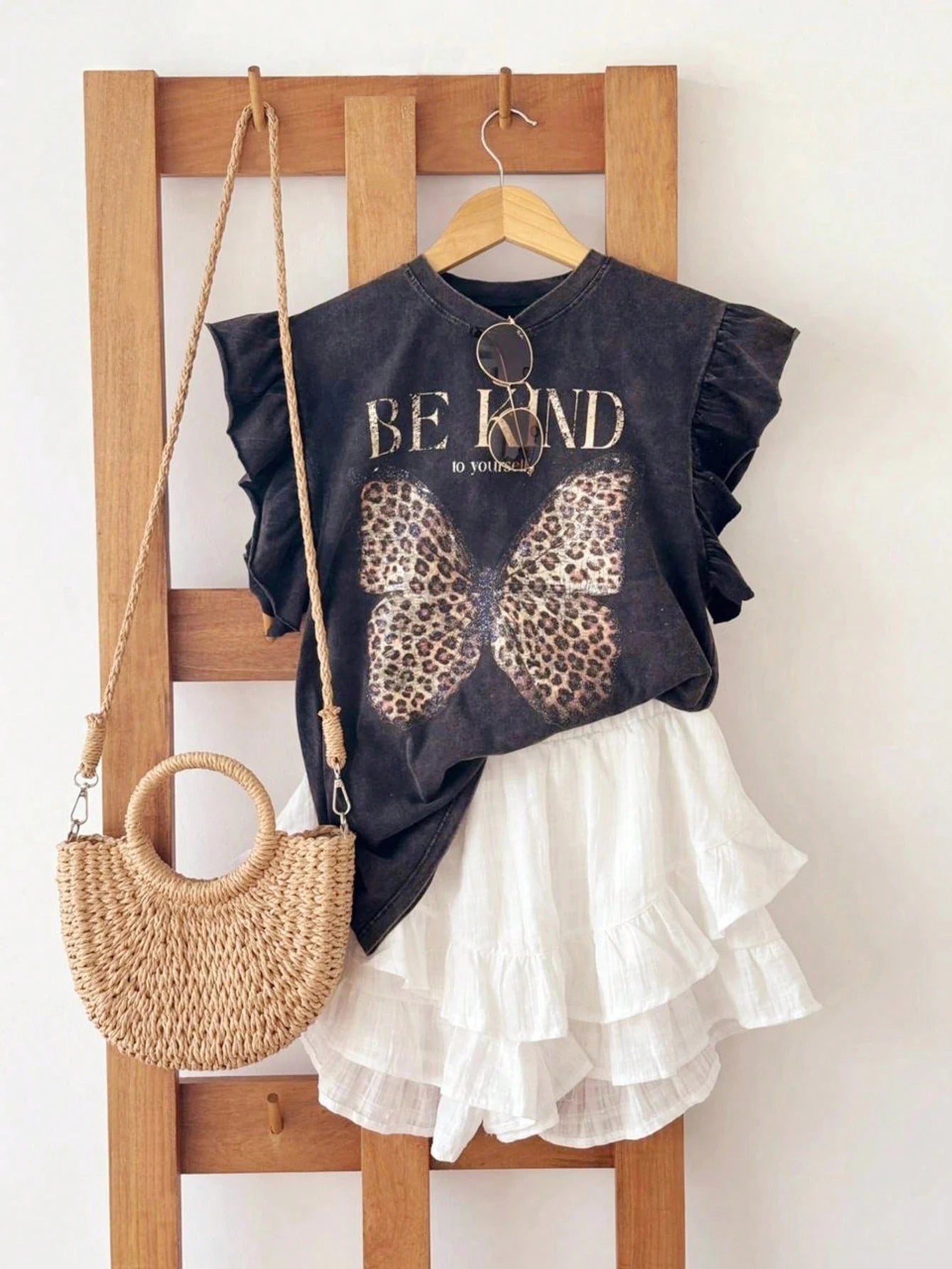 Resyla Leopard Print & Butterfly Pattern 100% Cotton Fashionable Minimalist Women Ruffle Crew Neck T-Shirt, Gift For Friends