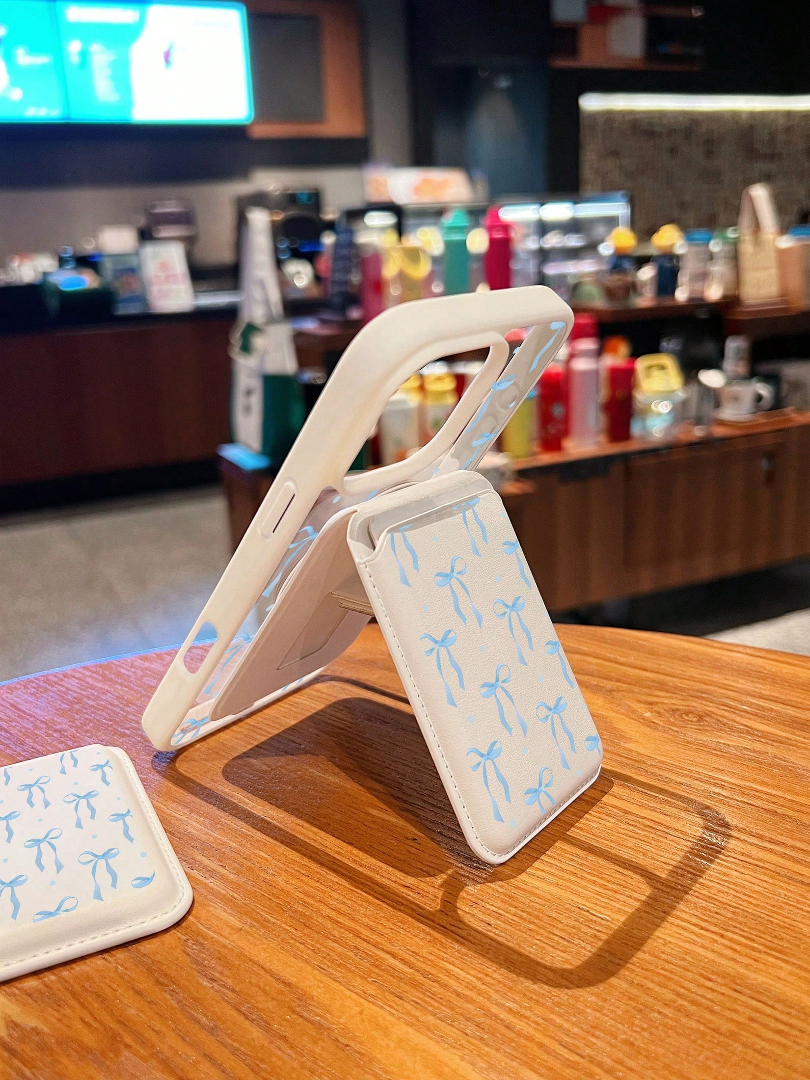 Ribbon Mobile Phone Case, Designed With Blue Bows And Polka Dots, Suitable For IPhone 16, 15, 14, 13, 12 And 11 Pro Models, Made Of TPU Material, And Provides Shockproof Protection. Perfect For Family