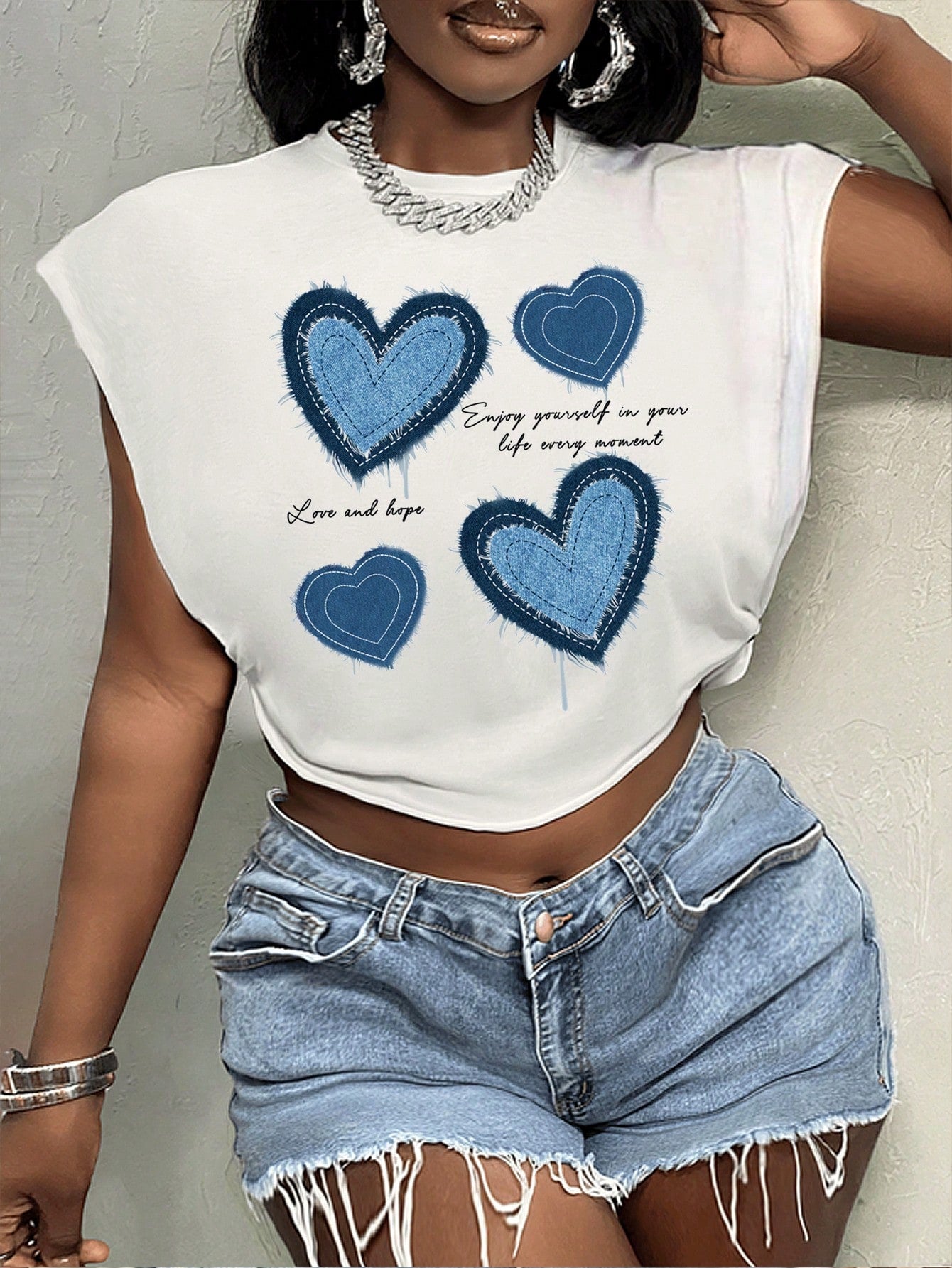 Slaydiva LOONEY TUNES X Plus Size Casual Sleeveless T-Shirt, Suitable For Summer