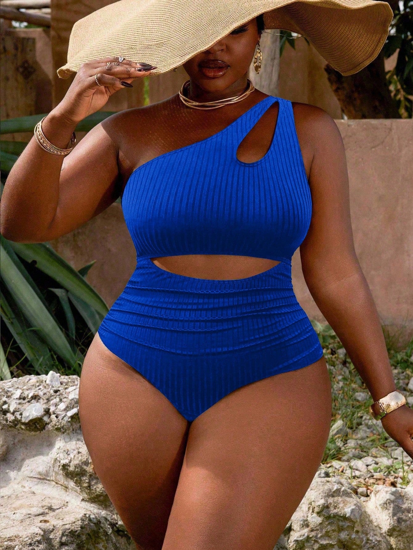Slaydiva Plus Size Women's Black Ribbed Cutout Ruched One-Piece Swimsuit, Casual Vacation For Summer